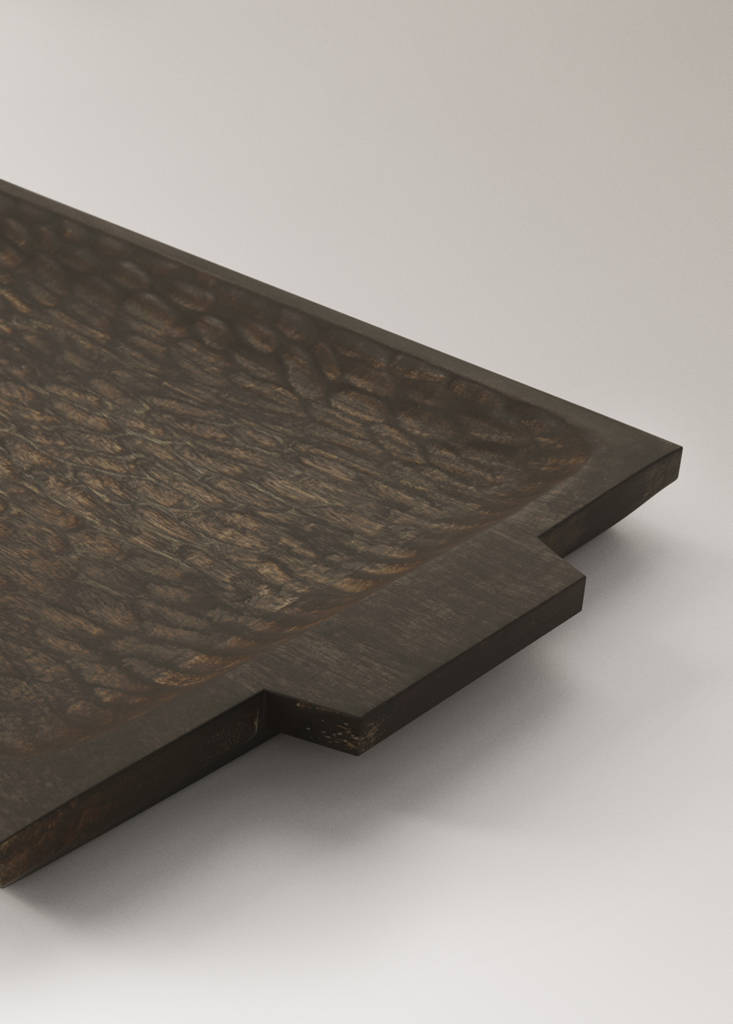 Rectangular tray with carved details — Chocolate