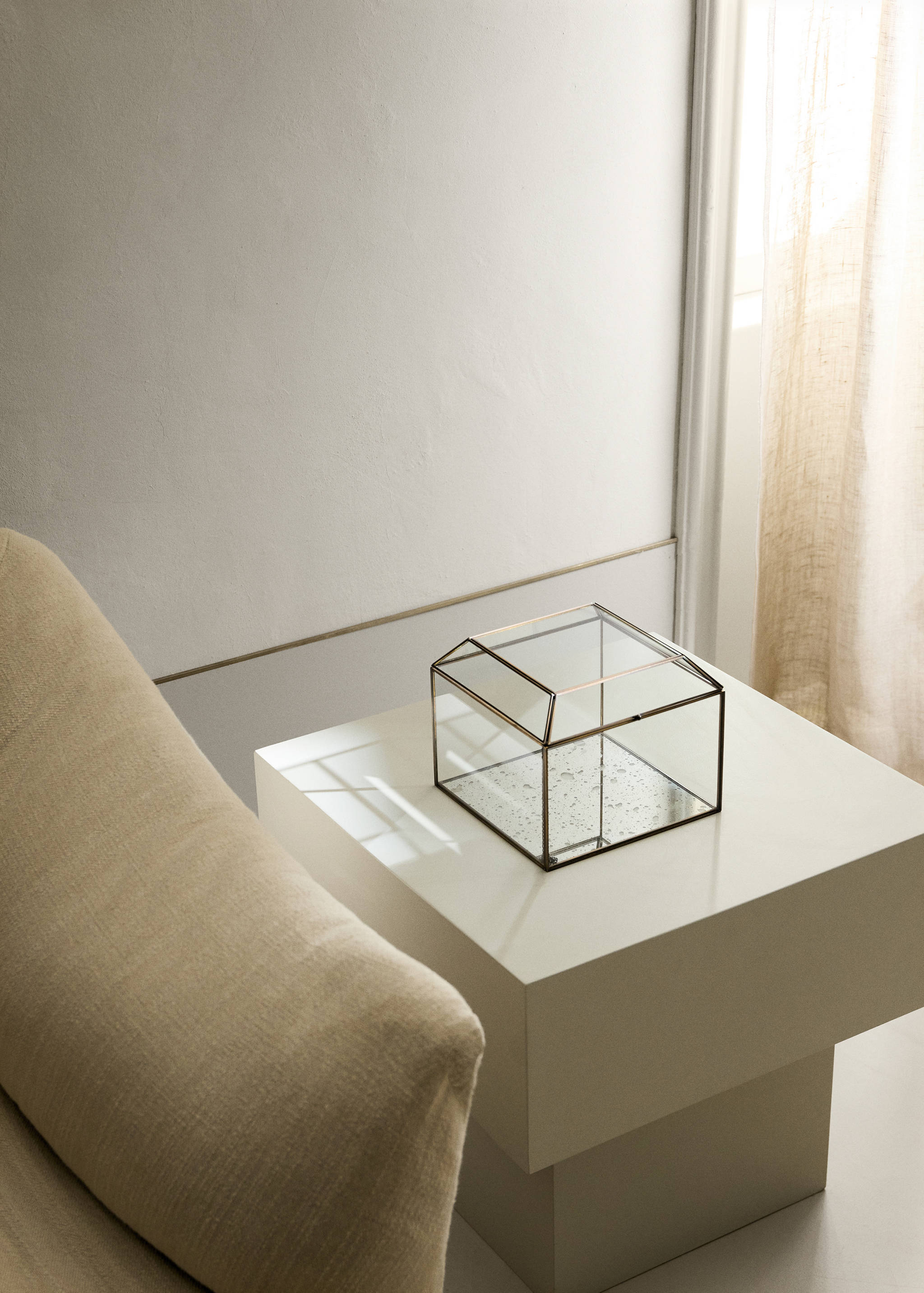 Medium metal-edged box - General plane