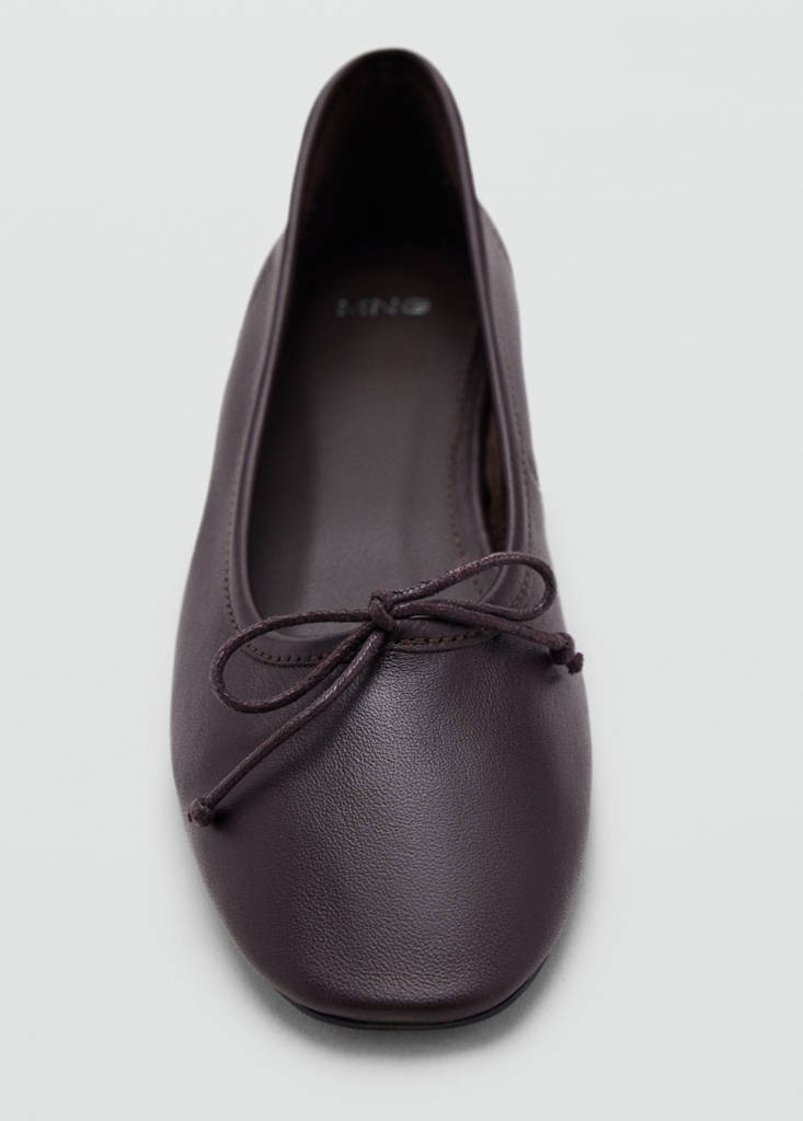 Heeled ballet flats with leather bow — Burgundy