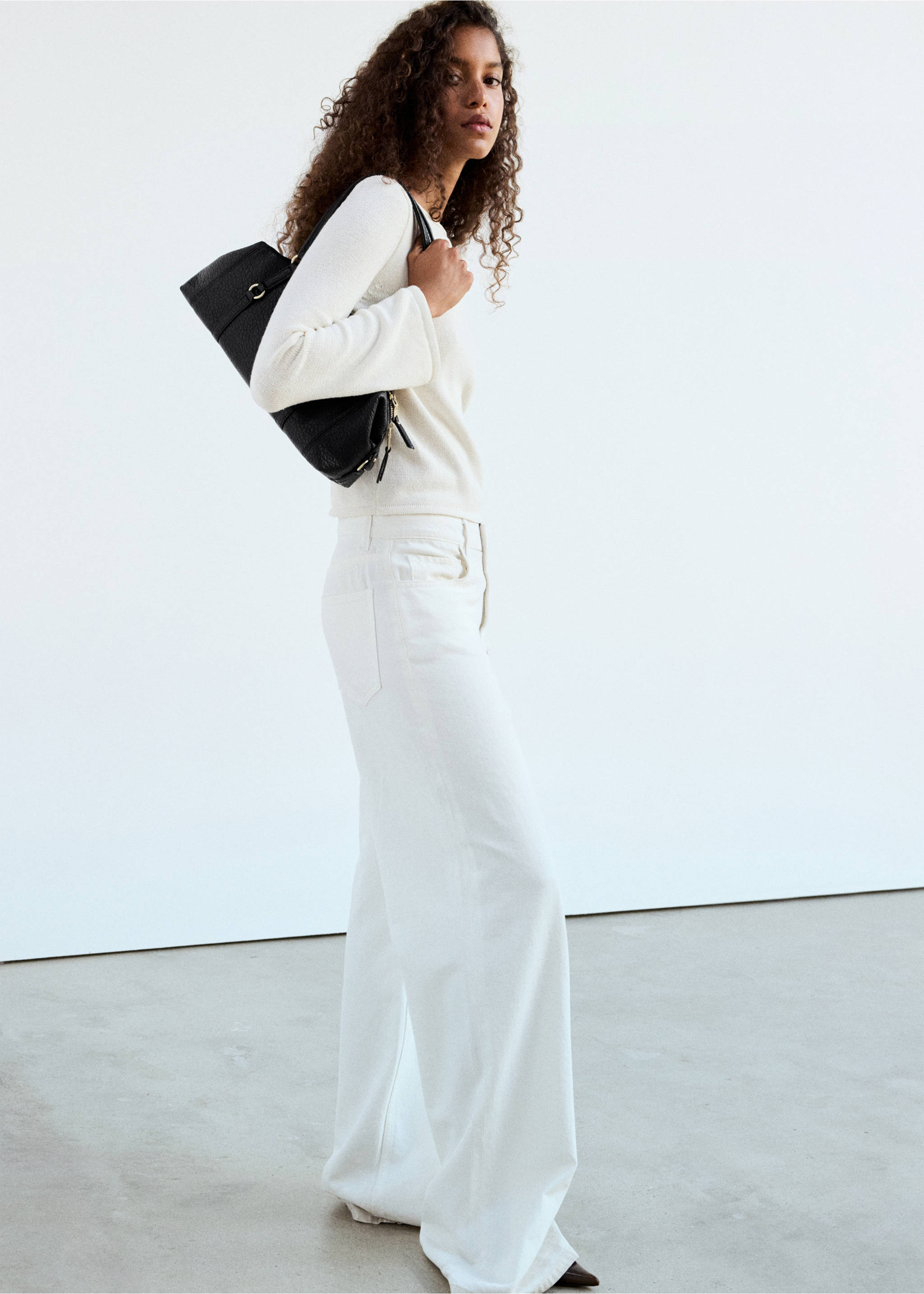 Boat-neck knitted sweater - Details of the article 3, Ecru. Ref: 37034111-00.