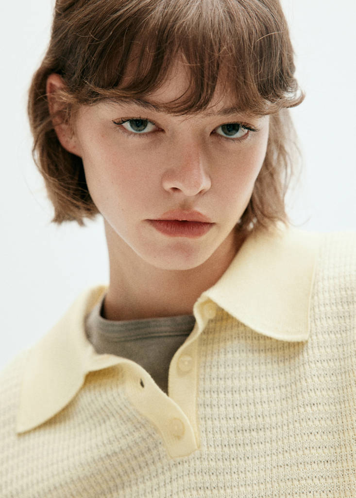 Textured knit polo neck sweater — Yellow