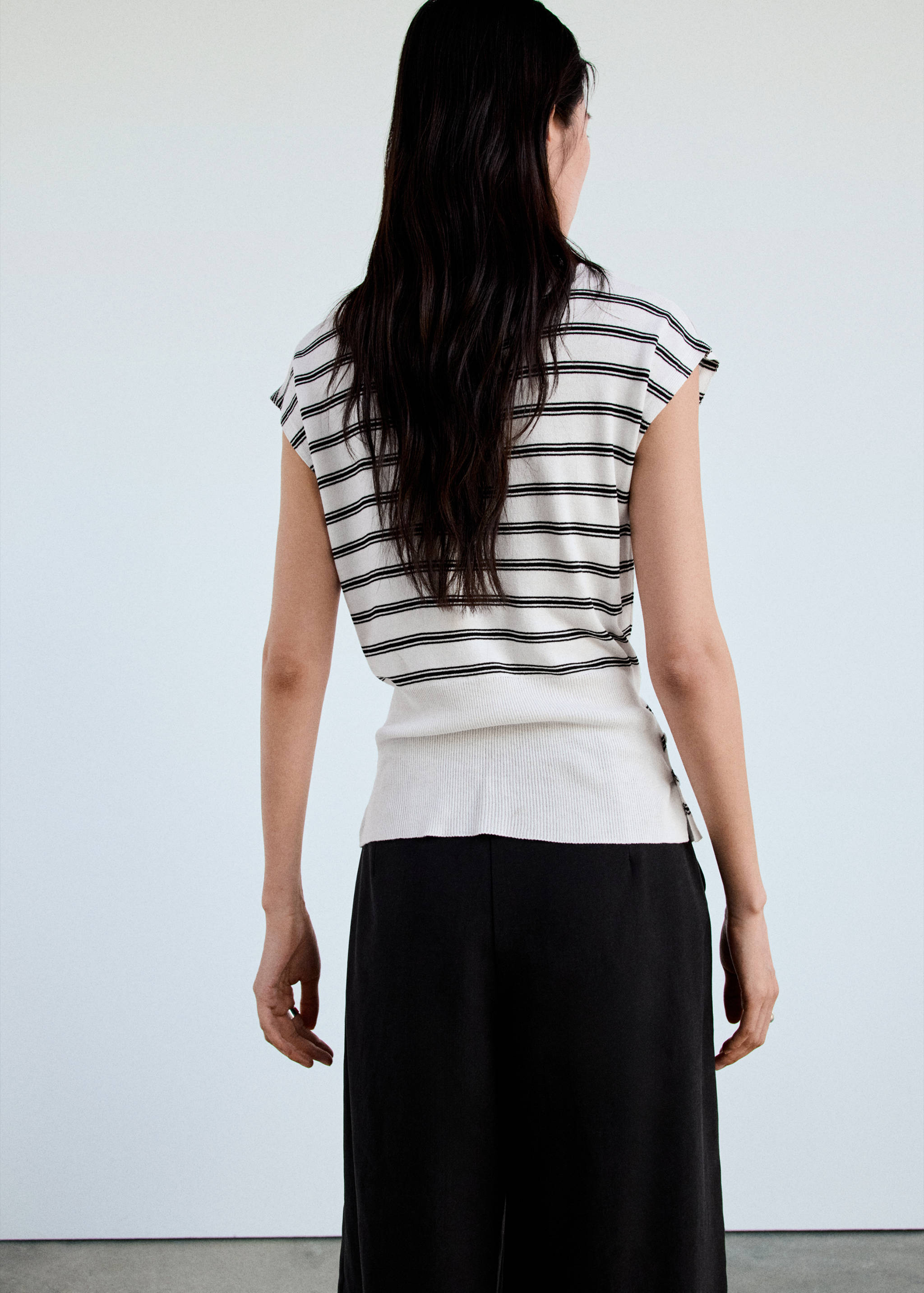 Pull en maille fine drapé - Verso de l’article