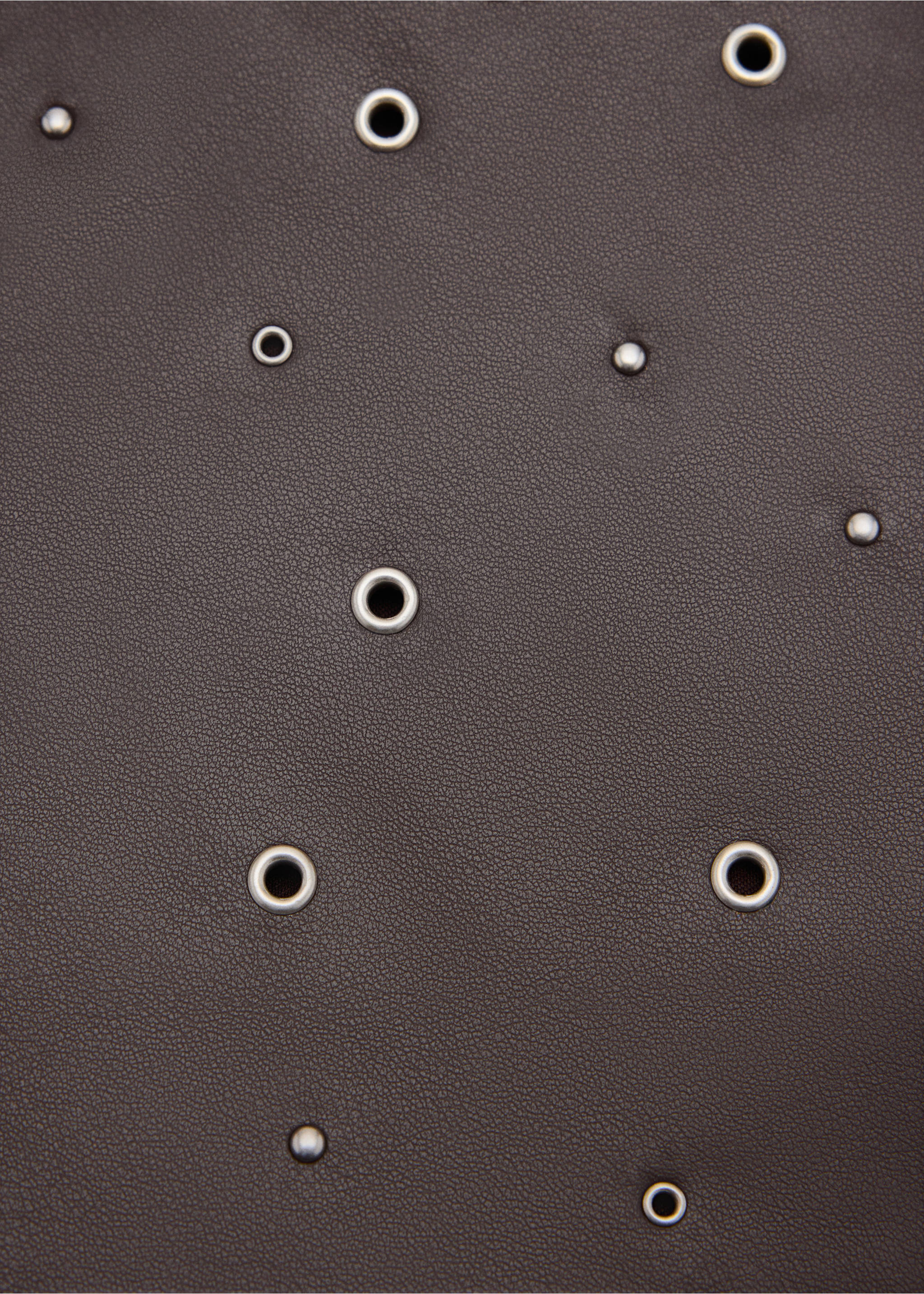Laptop cover with eyelets - Details of the article 1, Medium Brown. Ref: 37034417-00.
