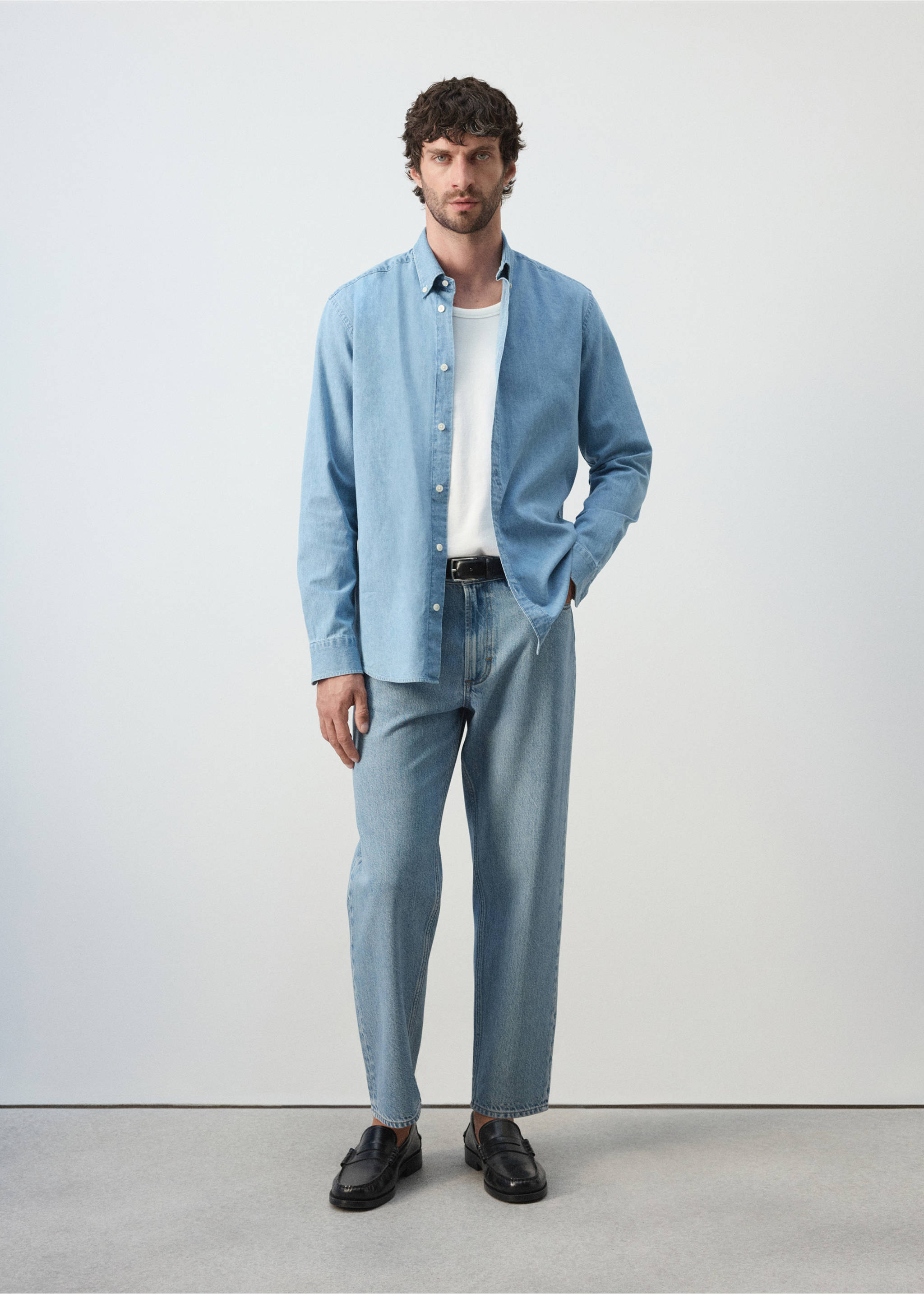 Camisa vaquera regular fit - Plano general, Azul claro. Ref: 37034418-00.