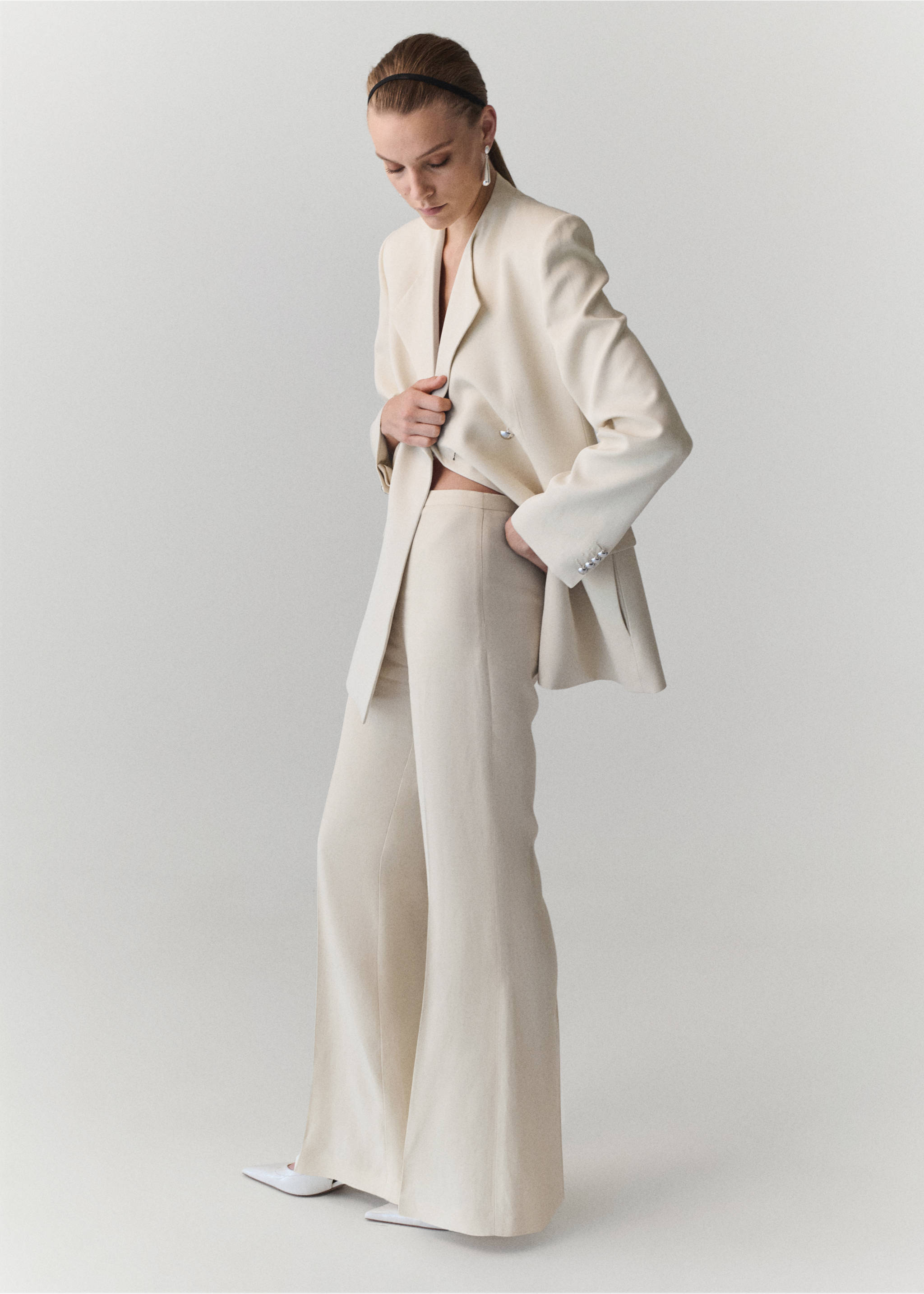 Straight-fit suit trousers - Medium plane, Vanilla. Ref: 37034450-00.
