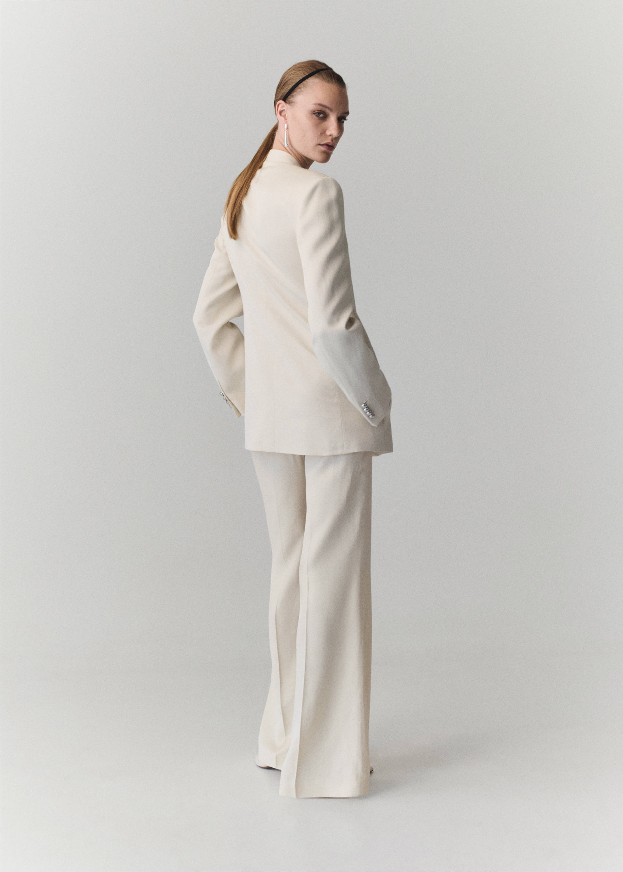 Straight-fit suit trousers - Reverse of the article, Vanilla. Ref: 37034450-00.