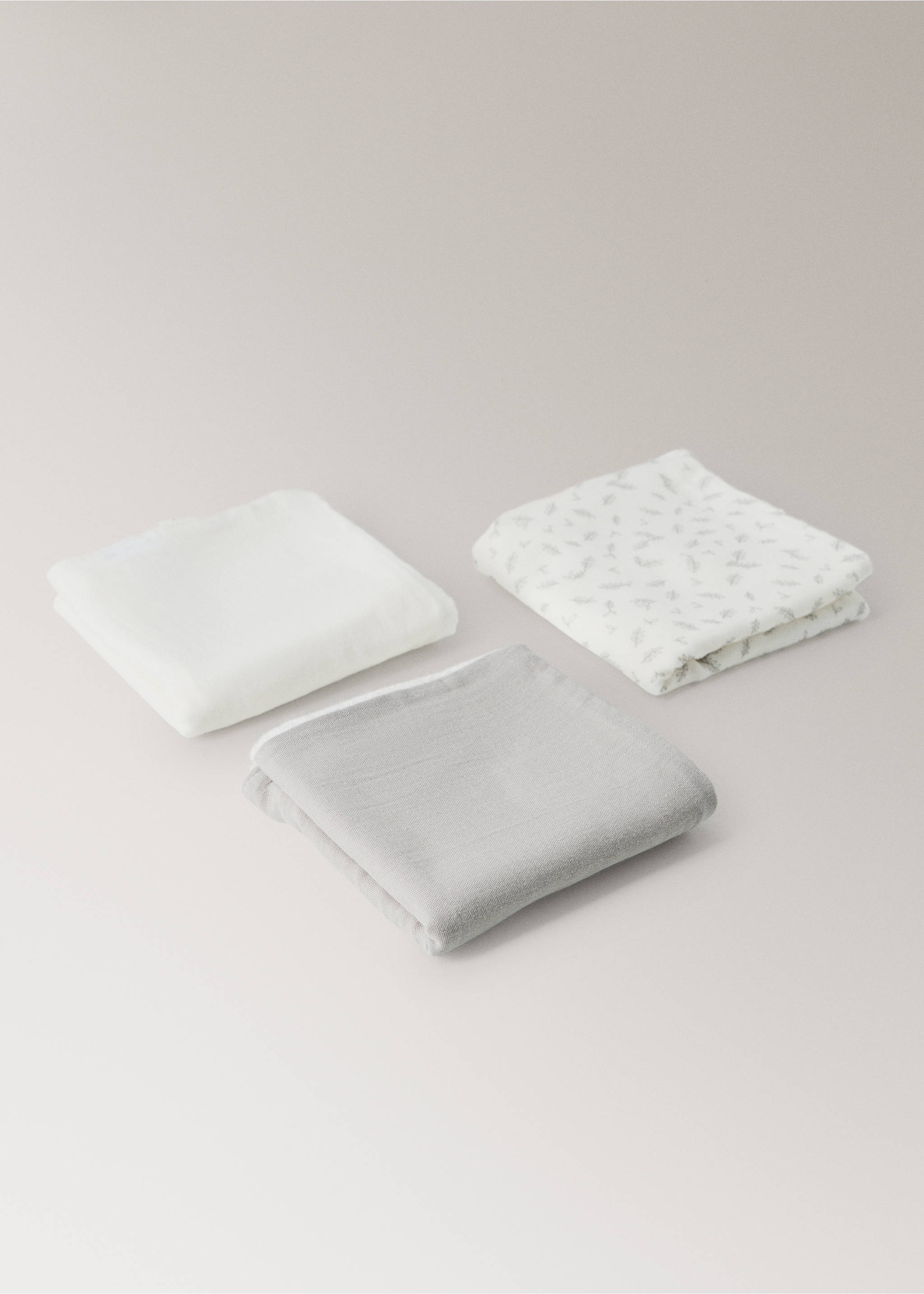 Children’s cotton leaf blanket - Details of the article 1, Ecru. Ref: 37034459-00.