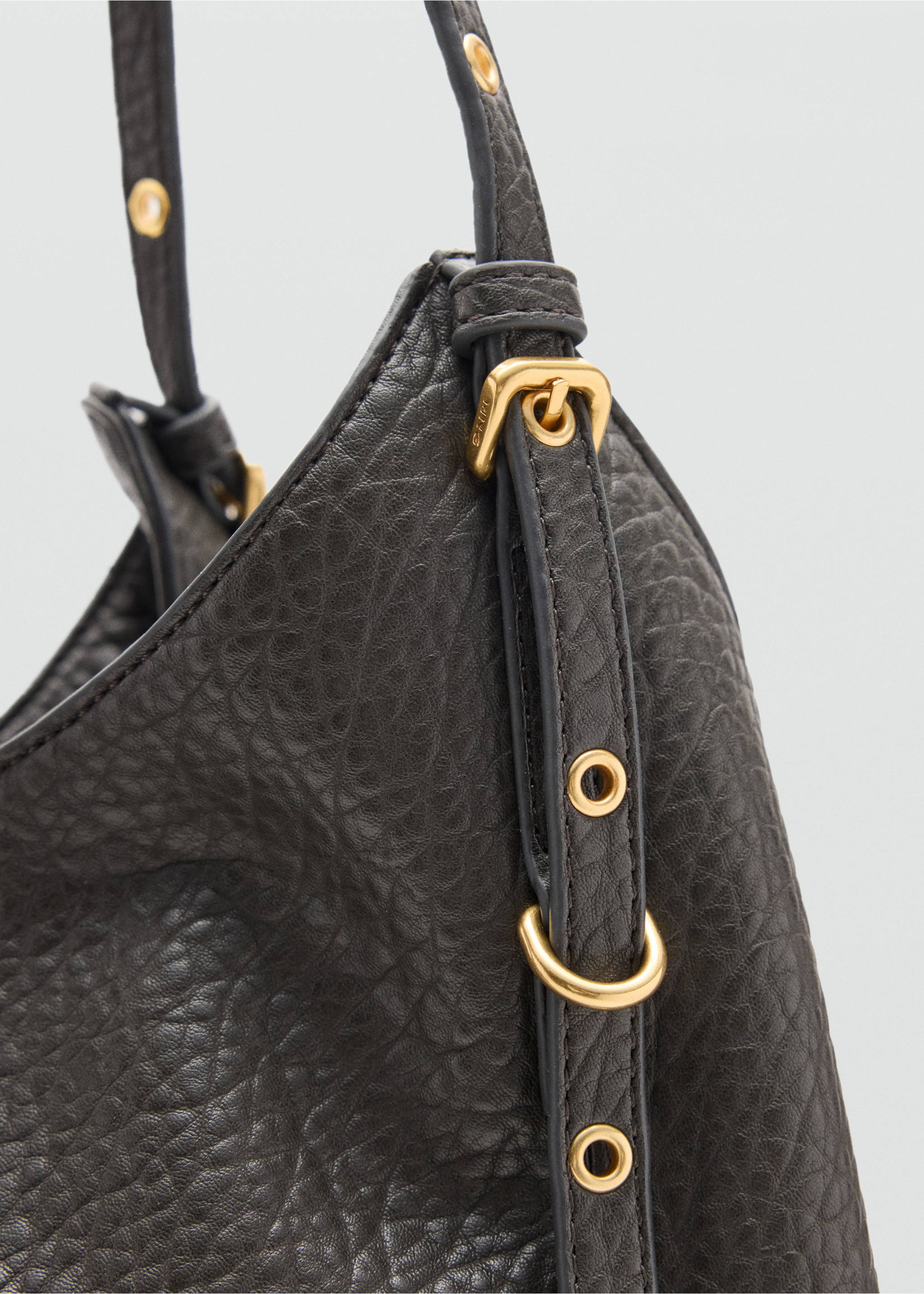 Large large-buckle bucket bag - Details of the article 1, Grey. Ref: 37034460-00.
