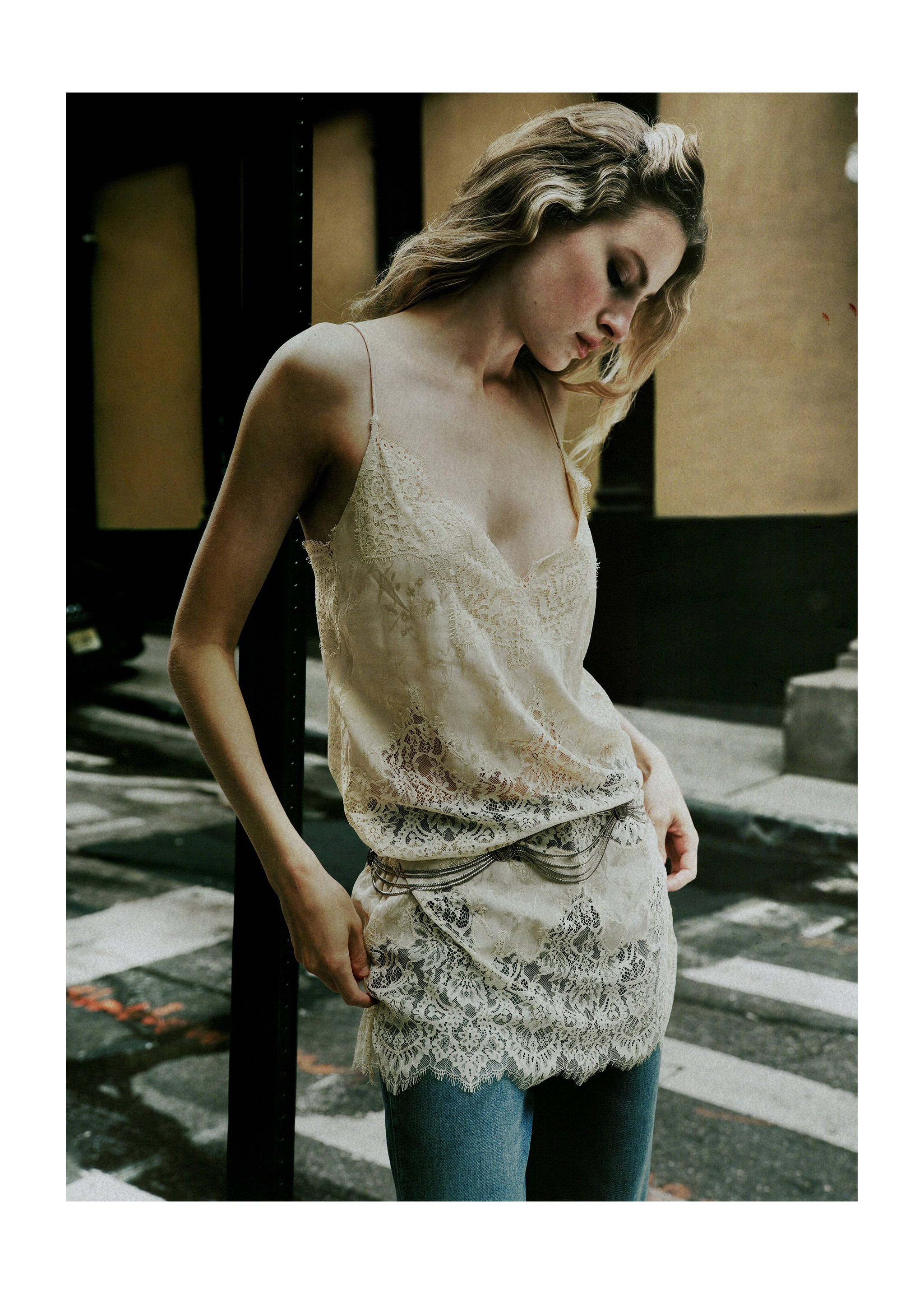 Top col V dentelle - Détail de l'article 3, Écru. Ref: 37034468-00.