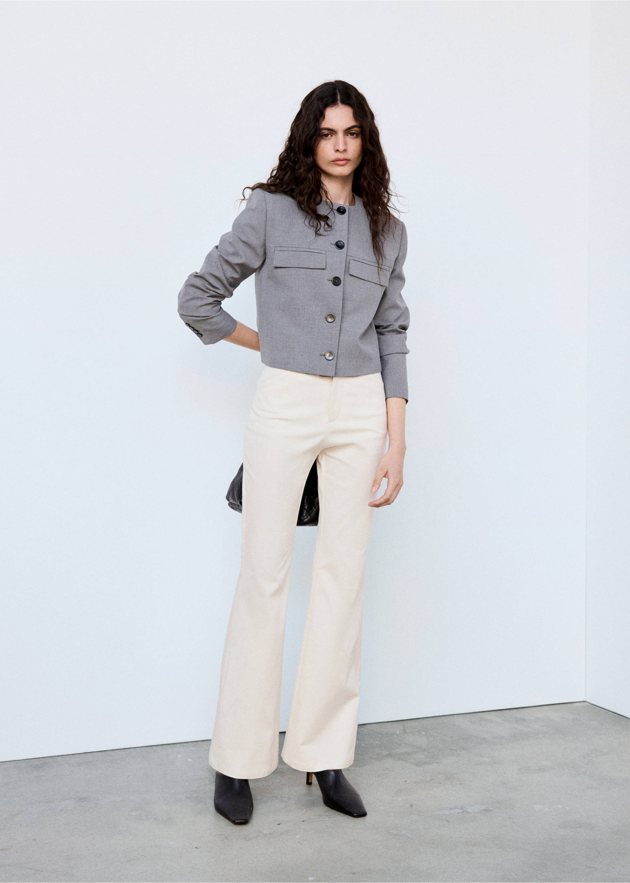 High-waisted flared trousers - General plane, Ecru. Ref: 37034474-00.