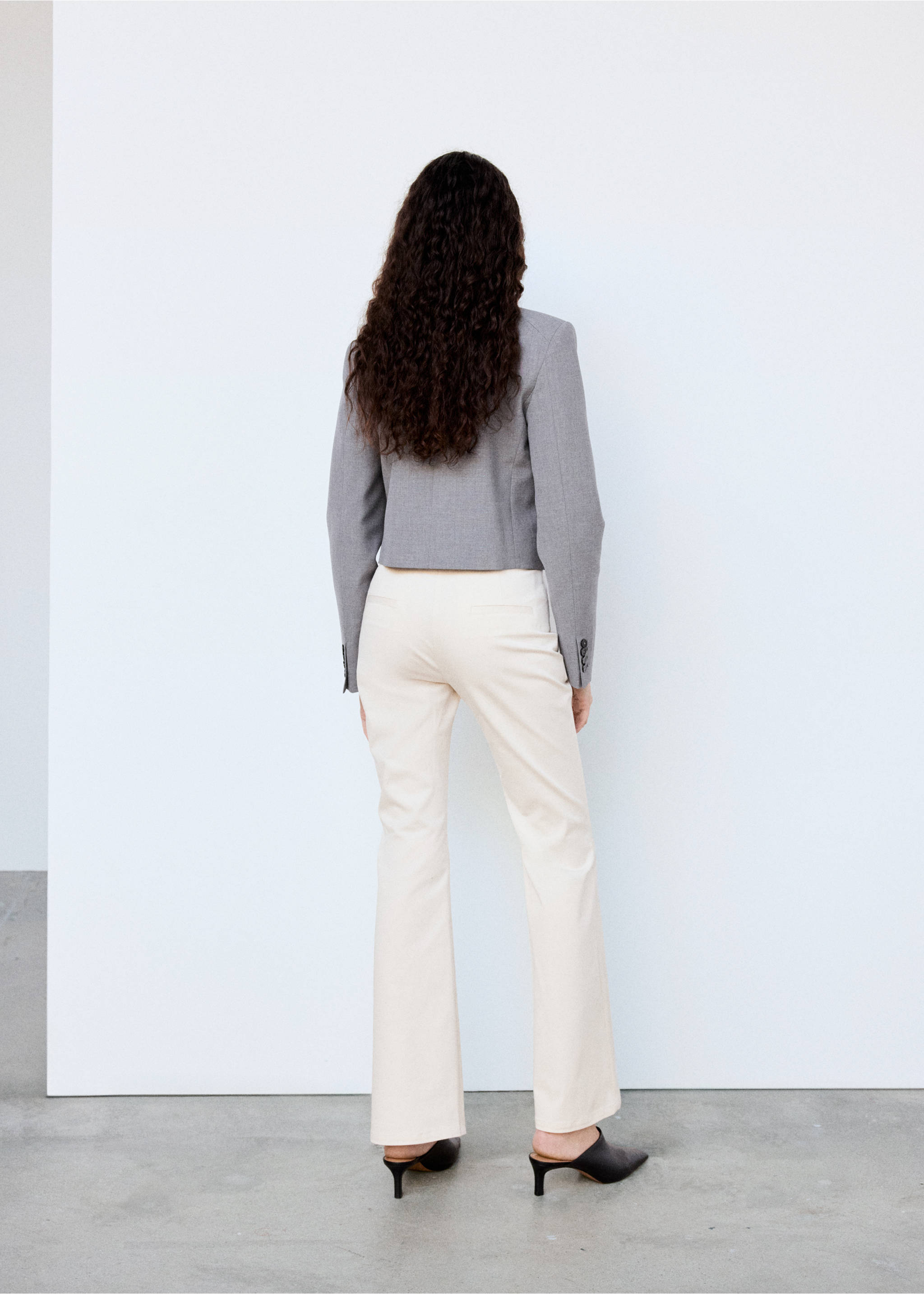 High-waisted flared trousers - Reverse of the article, Ecru. Ref: 37034474-00.