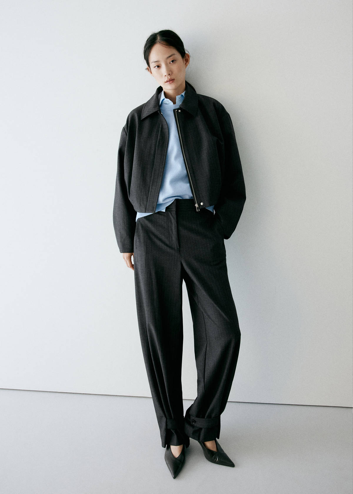 Adjustable-hem pinstripe trousers — Grey