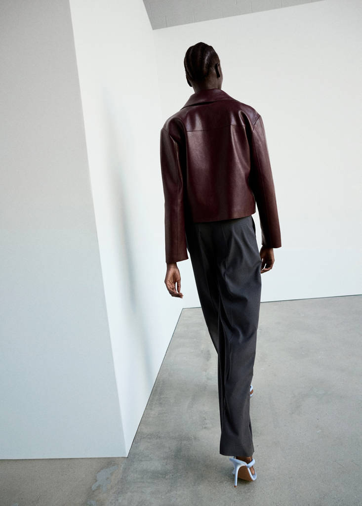 Straight-fit pleated trousers — Grey