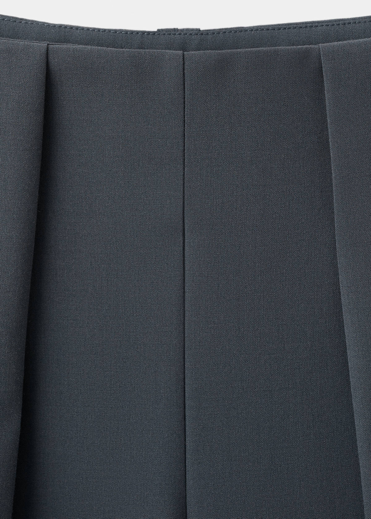 Straight-fit pleated trousers — Grey