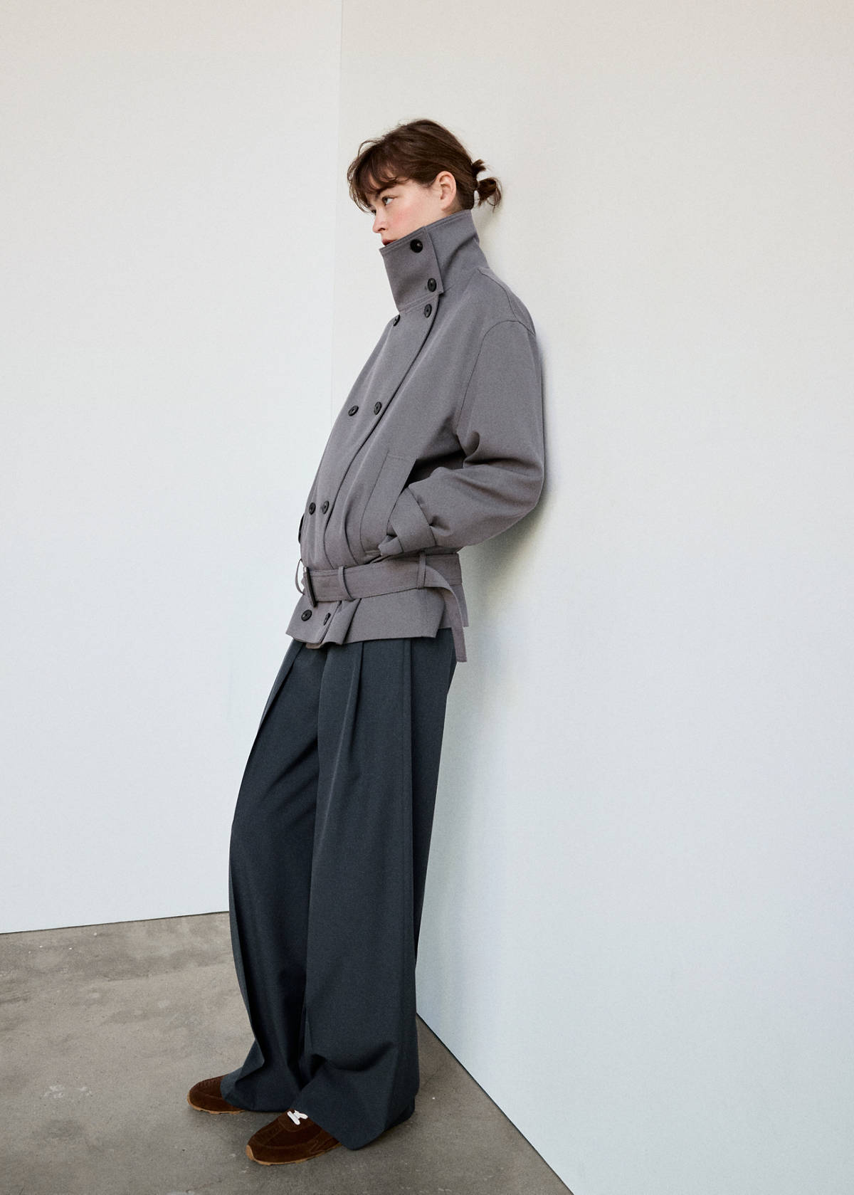 Straight-fit pleated trousers — Grey