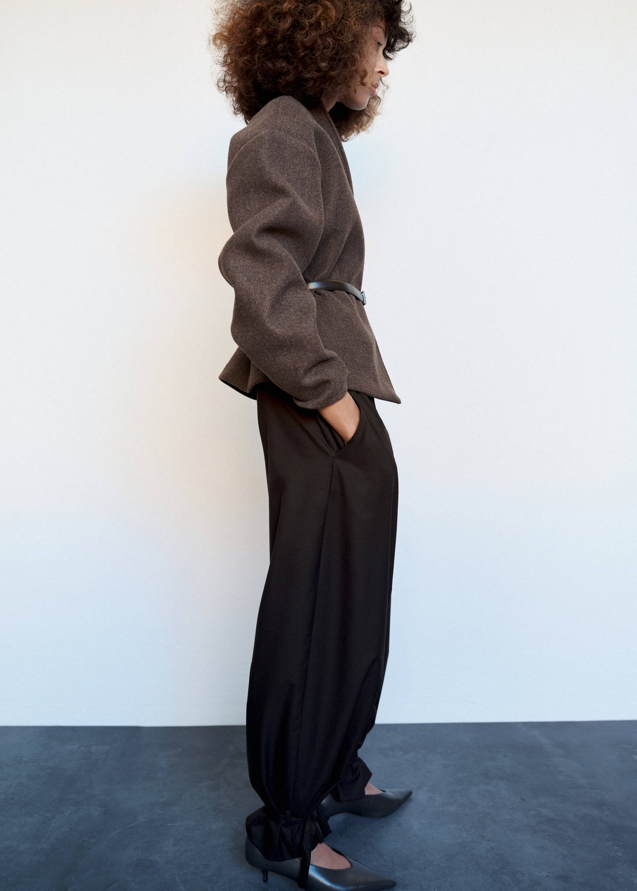 Baggy trousers with ties - Details of the article 1