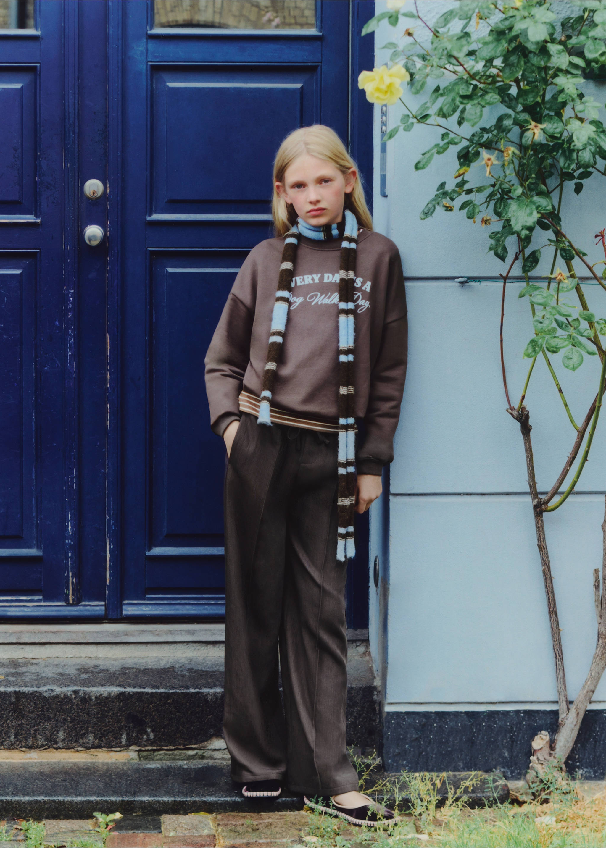 Printed sweatshirt with shirred hem - Details of the article 5, Brown. Ref: 37035163-00.