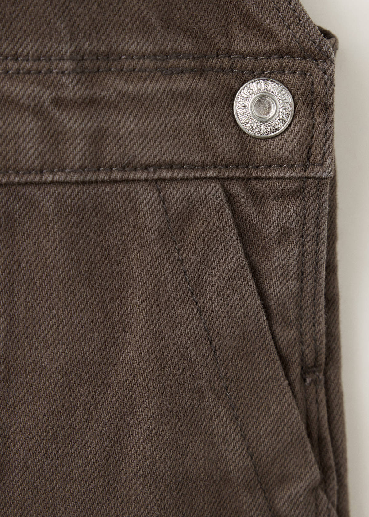 Denim dungarees with pockets — Brown