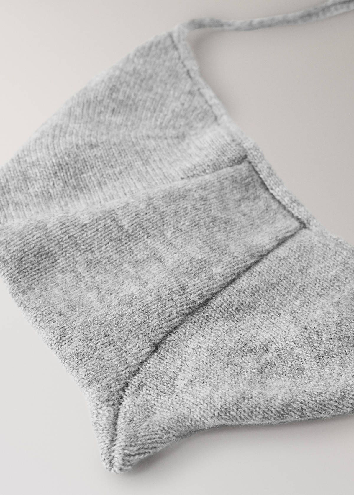 100% cashmere beanie with ties — Grey