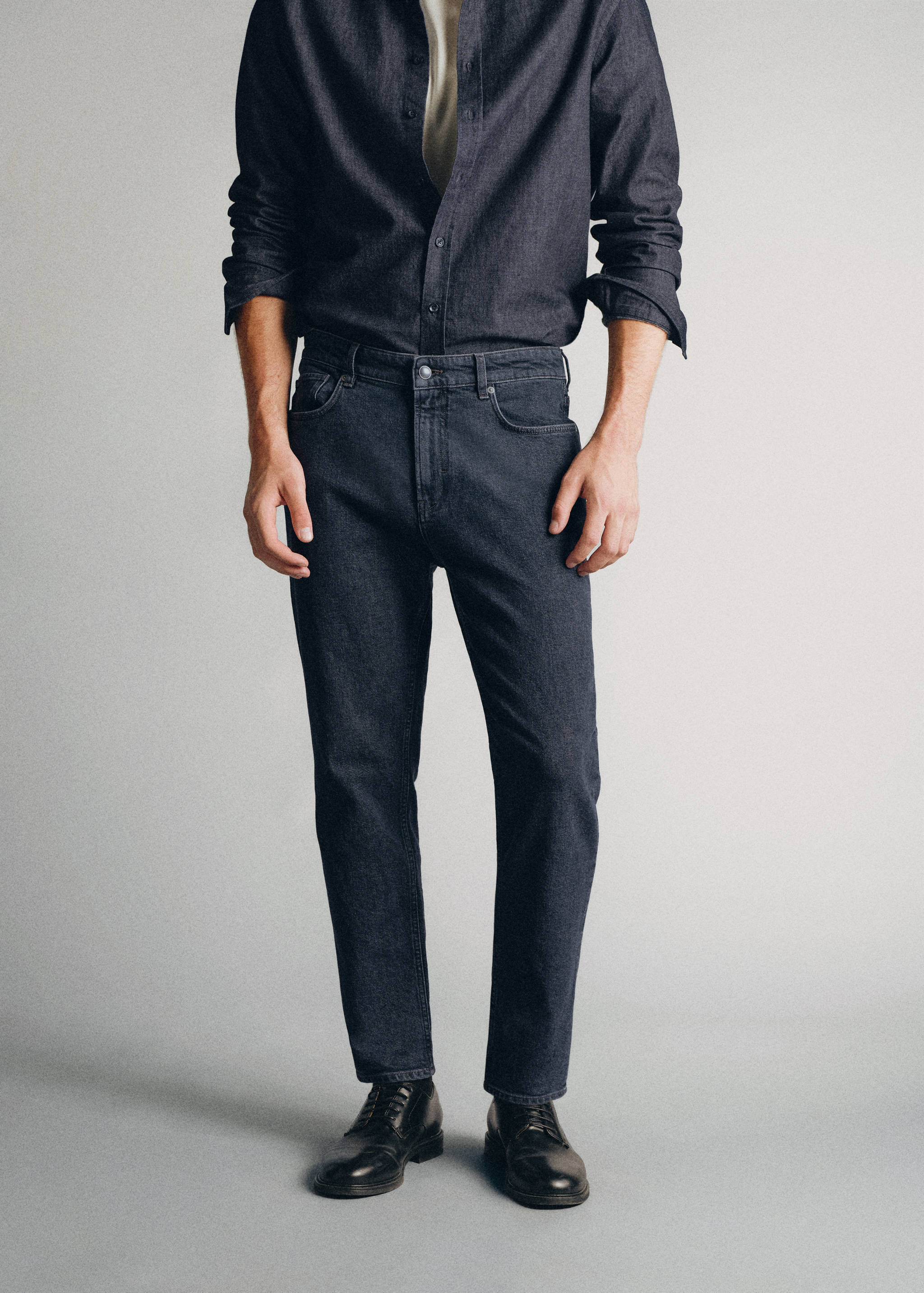Premium cotton tapered-fit jeans - Medium plane