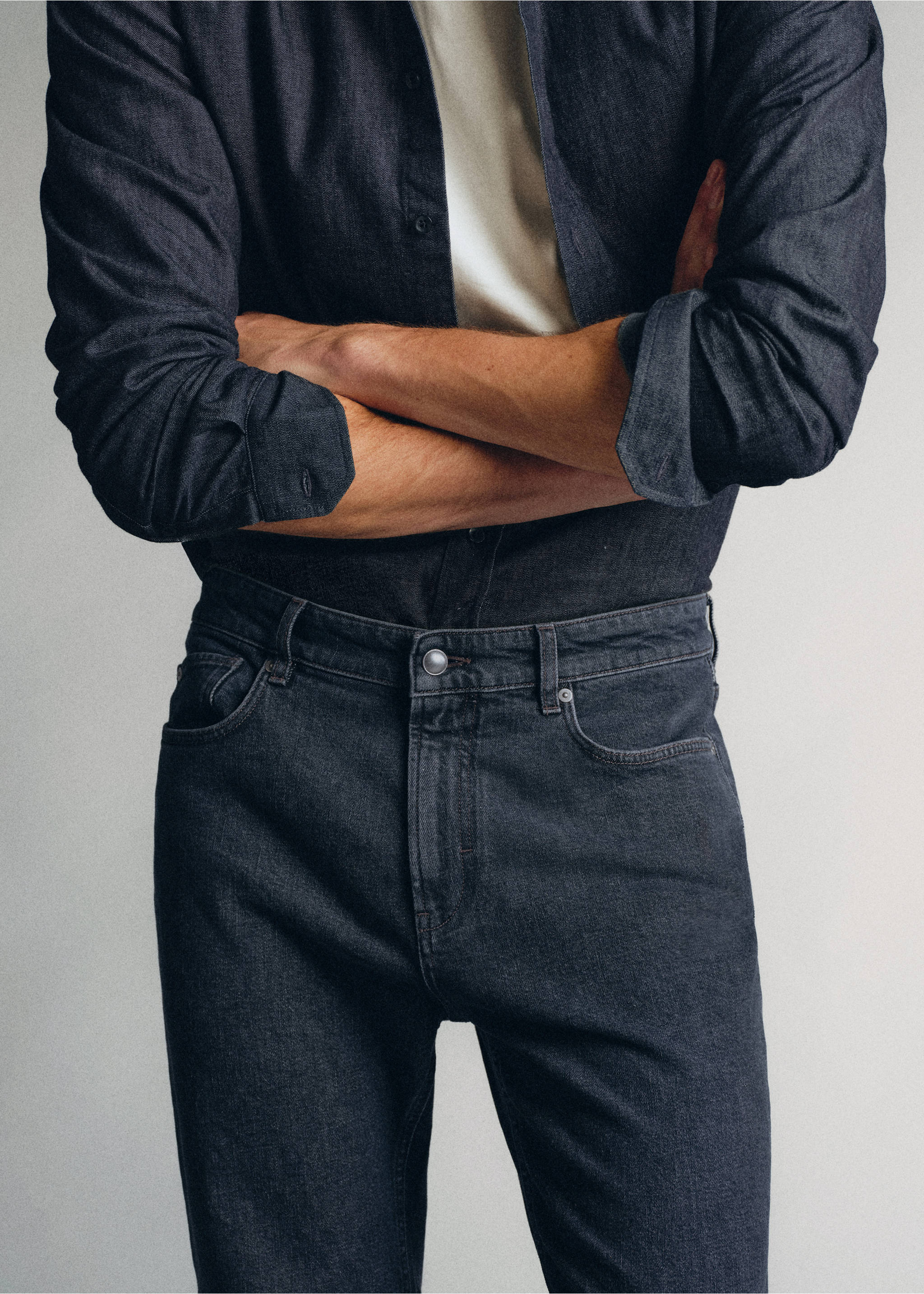 Premium cotton tapered-fit jeans - Details of the article 1, Black denim. Ref: 37035840-00.