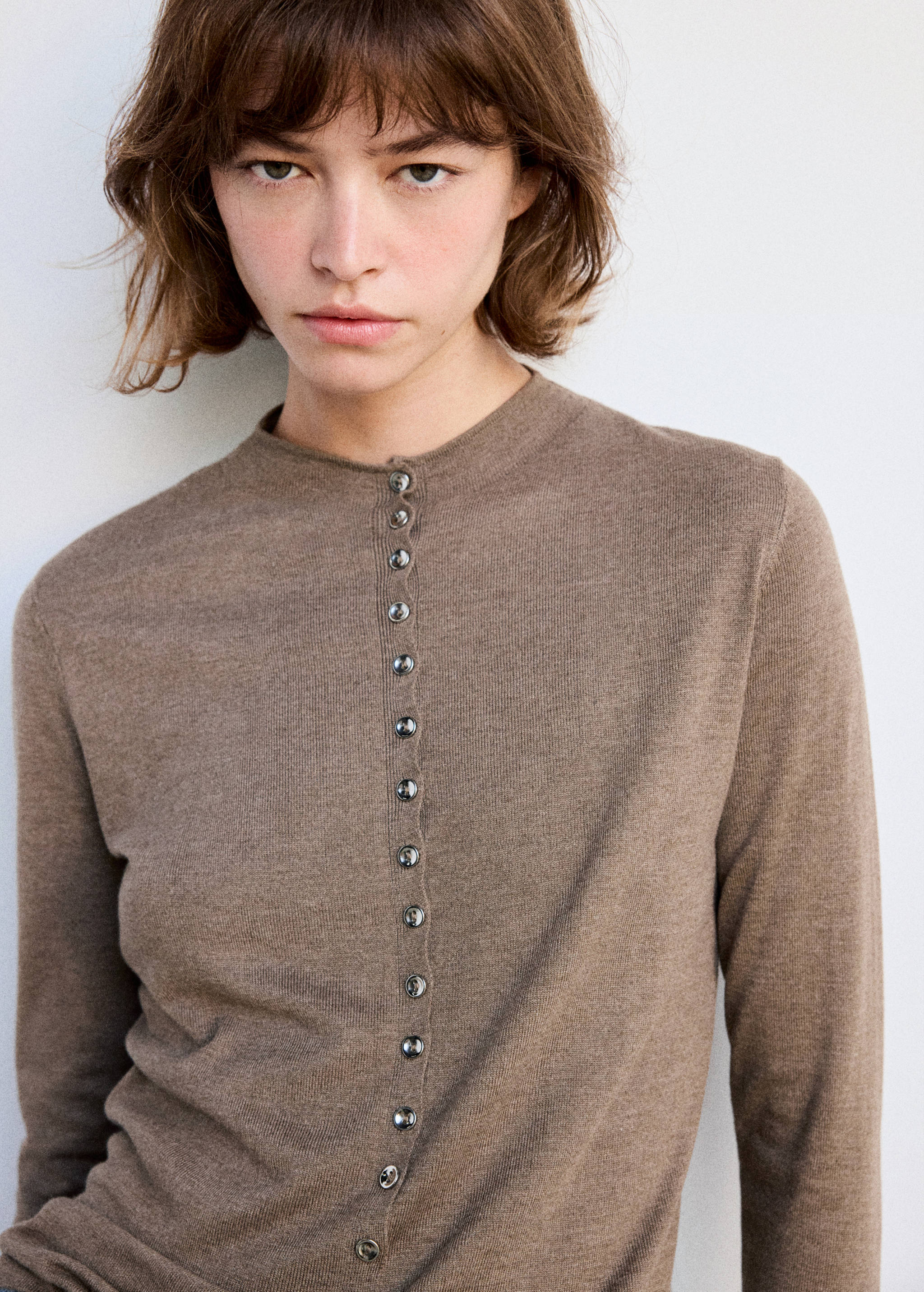 Fine-knit cardigan with metal buttons - Details of the article 1
