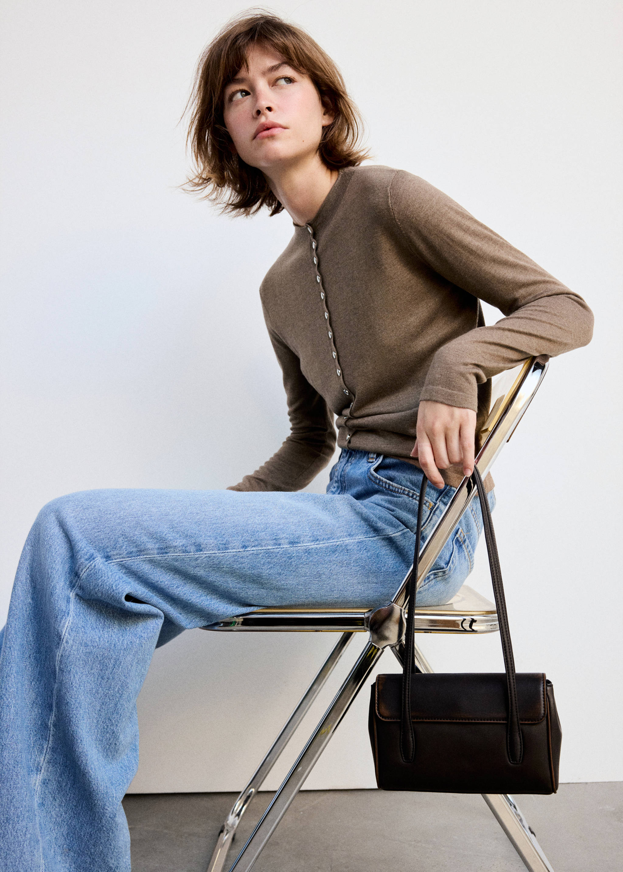 Fine-knit cardigan with metal buttons - Details of the article 2