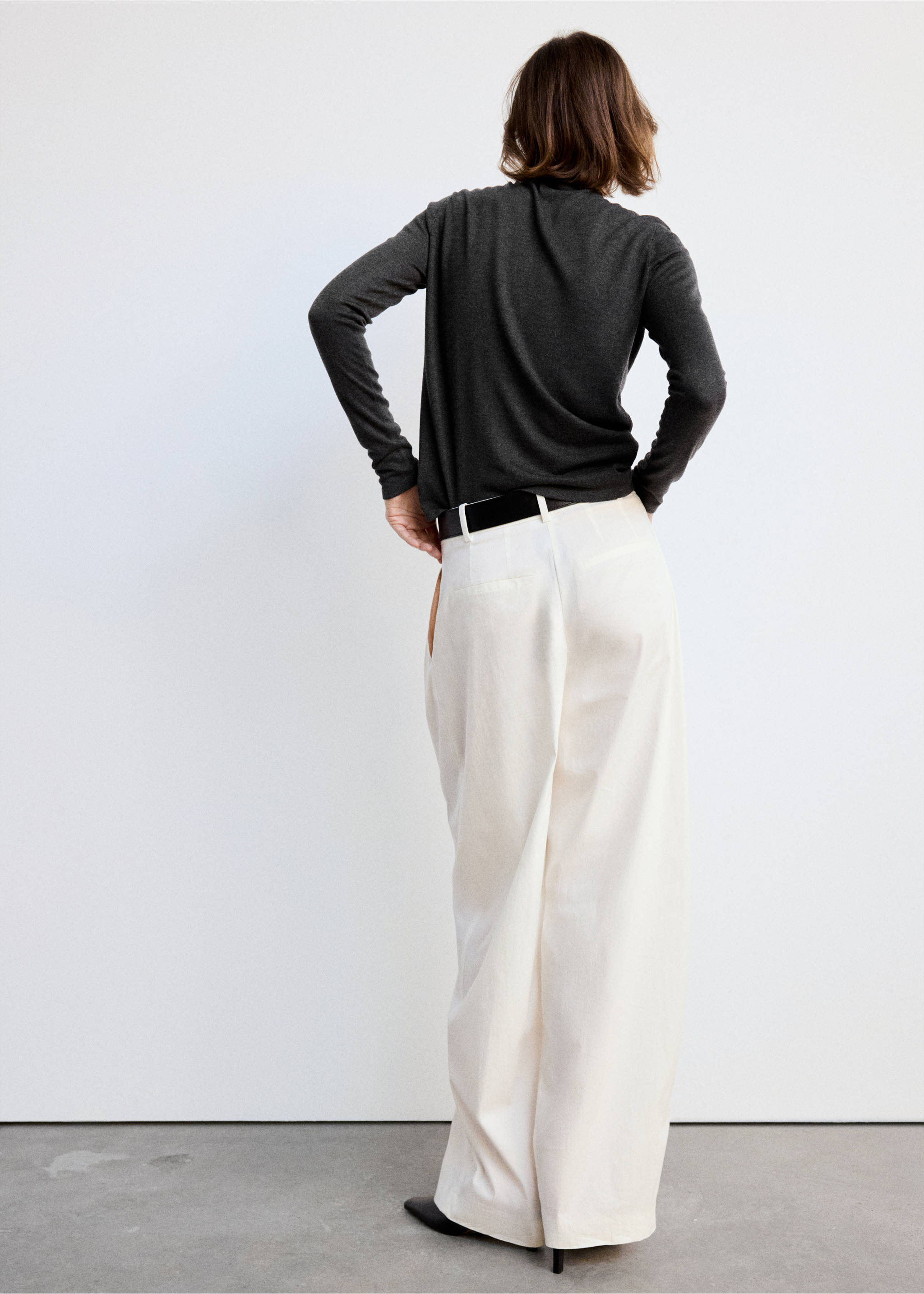 Fine-knit cardigan with metal buttons - Reverse of the article, Charcoal. Ref: 37035850-00.