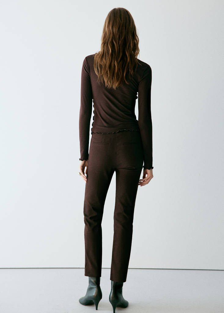 Ribbed T-shirt with scalloped trim — Chocolate