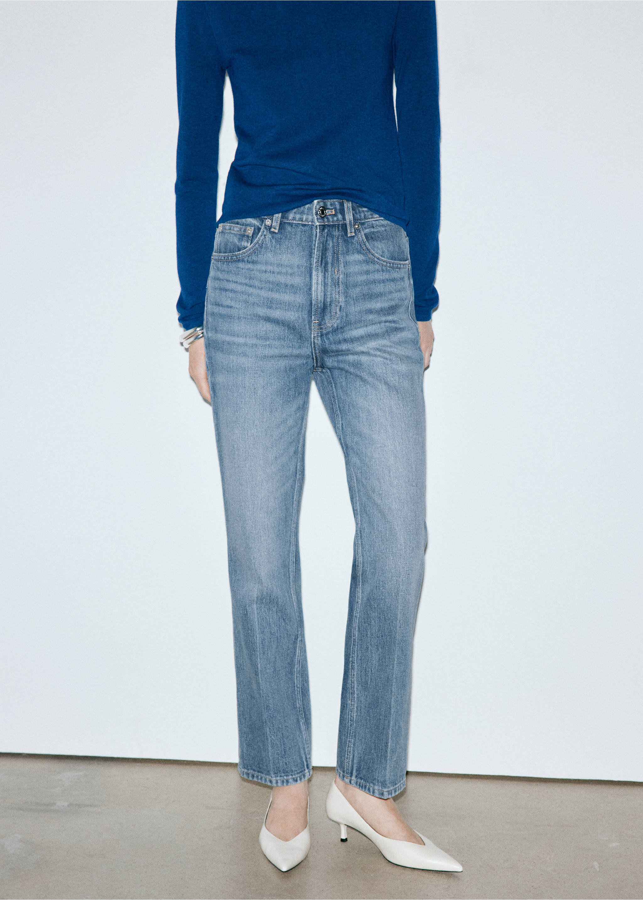 Jean droit taille haute - Plan moyen, Bleu moyen. Ref: 37035853-01.