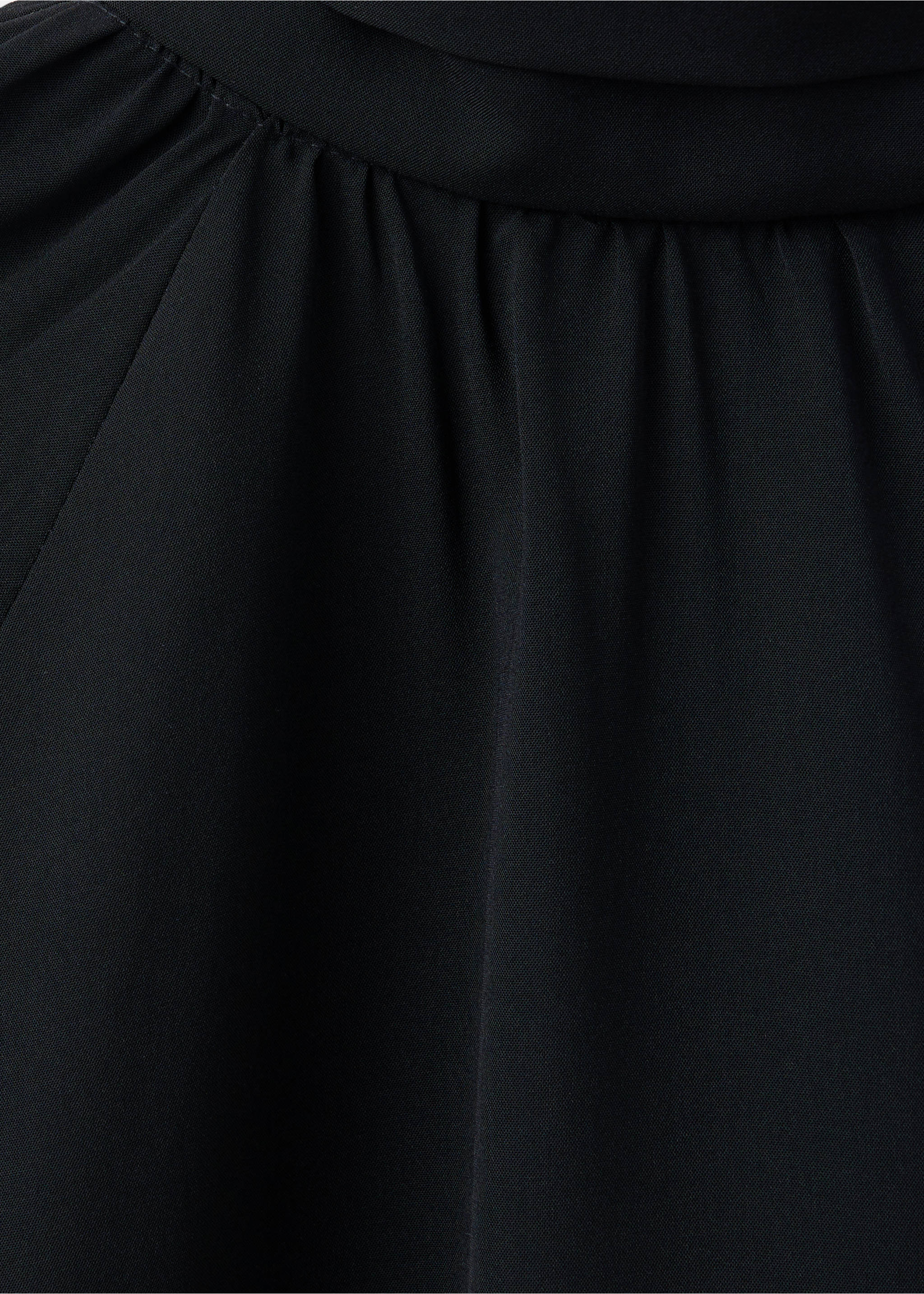 Blusa cuello perkins fruncido - Detalle del artículo 8, Negro. Ref: 37035860-00.