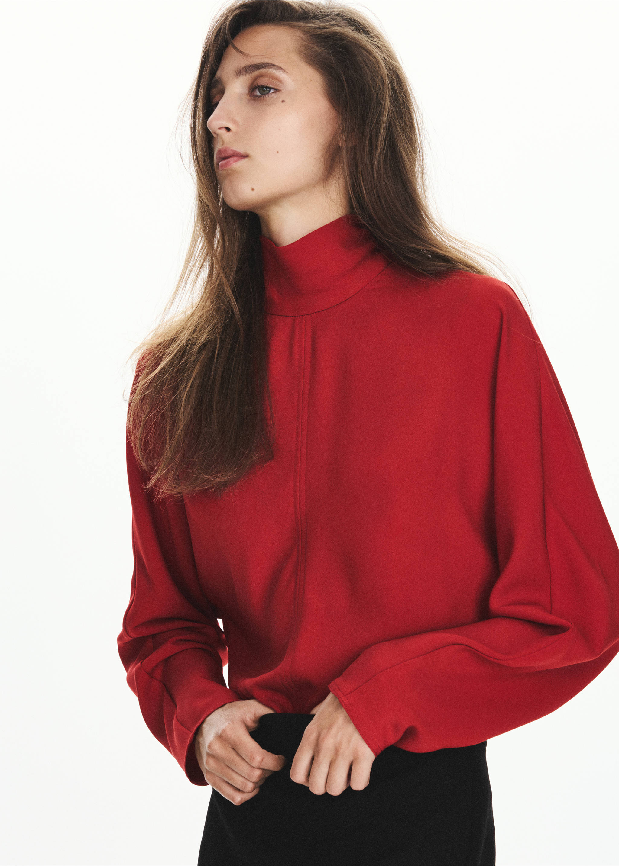 Blouse droite à col montant - Détail de l'article 1, Rouge. Ref: 37035861-00.