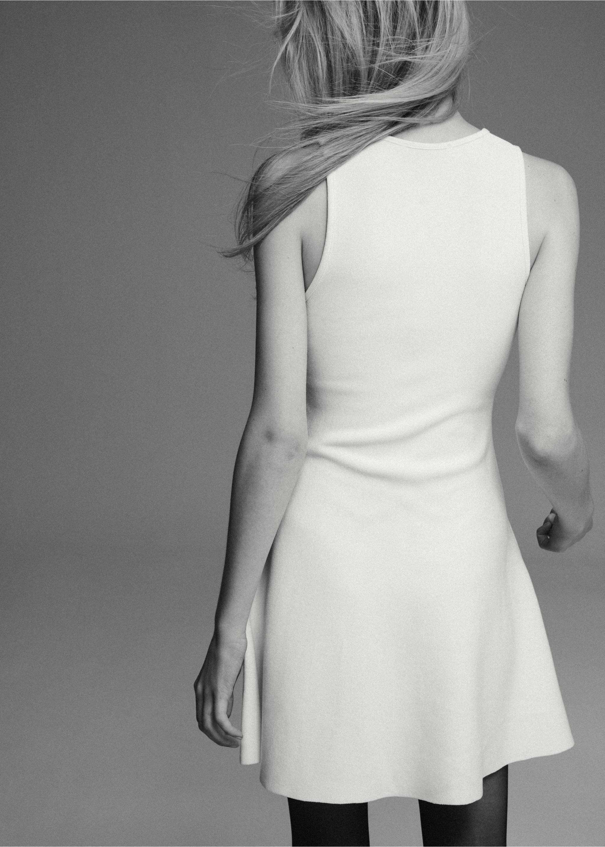 Fine-knit flared dress - Reverse of the article, Ecru. Ref: 37035879-00.