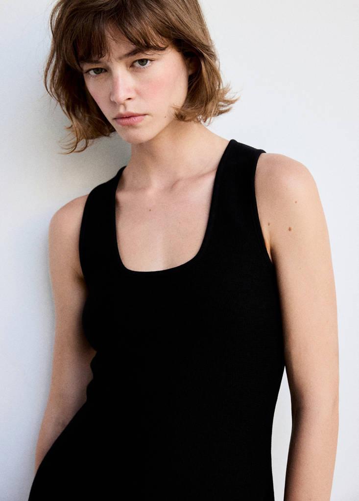 Fine-knit flared dress — Black