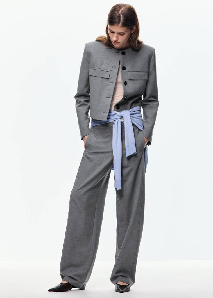 Straight-leg trousers with seam detail — Grey