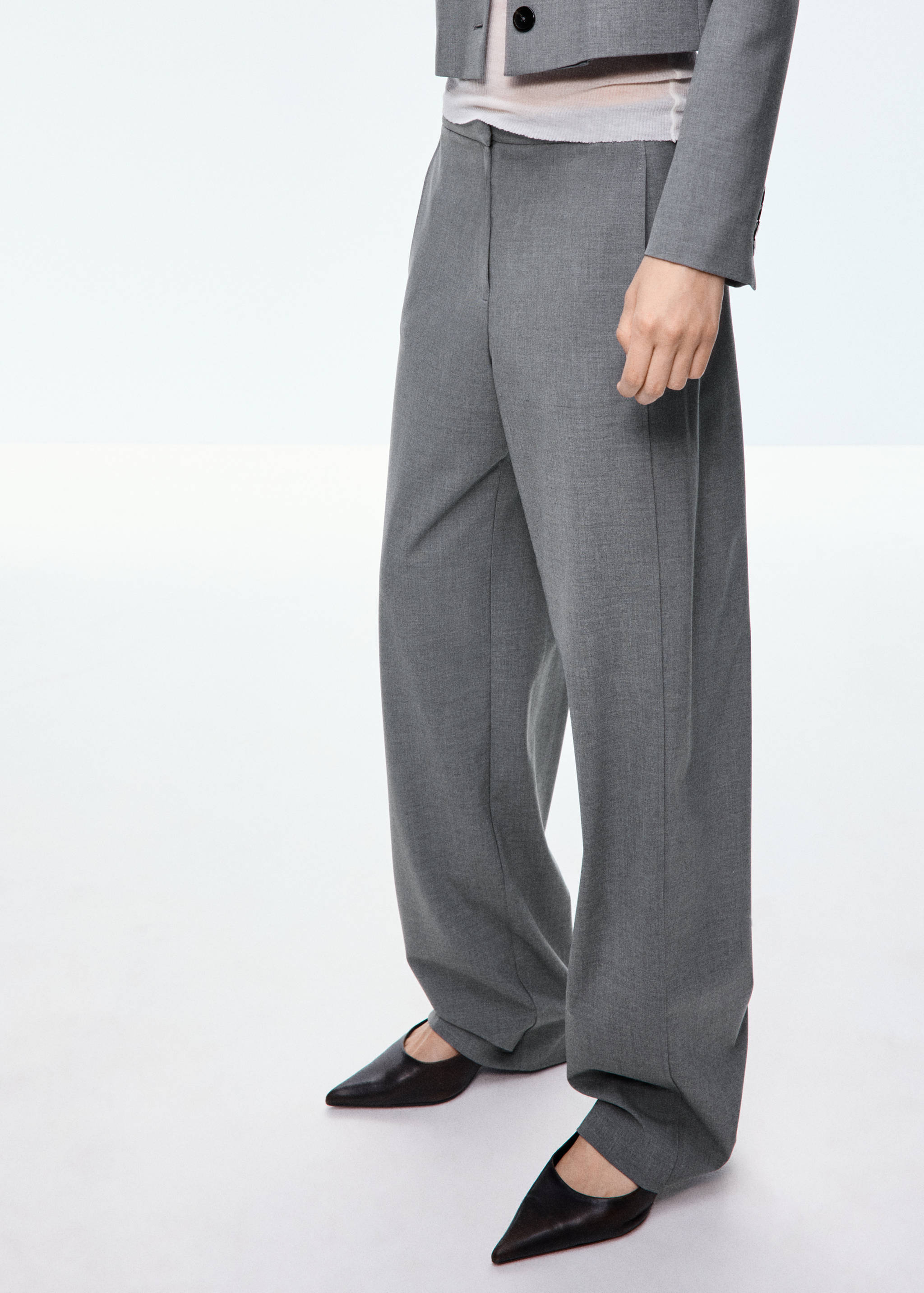 Pantalon droit détail coutures - Plan moyen
