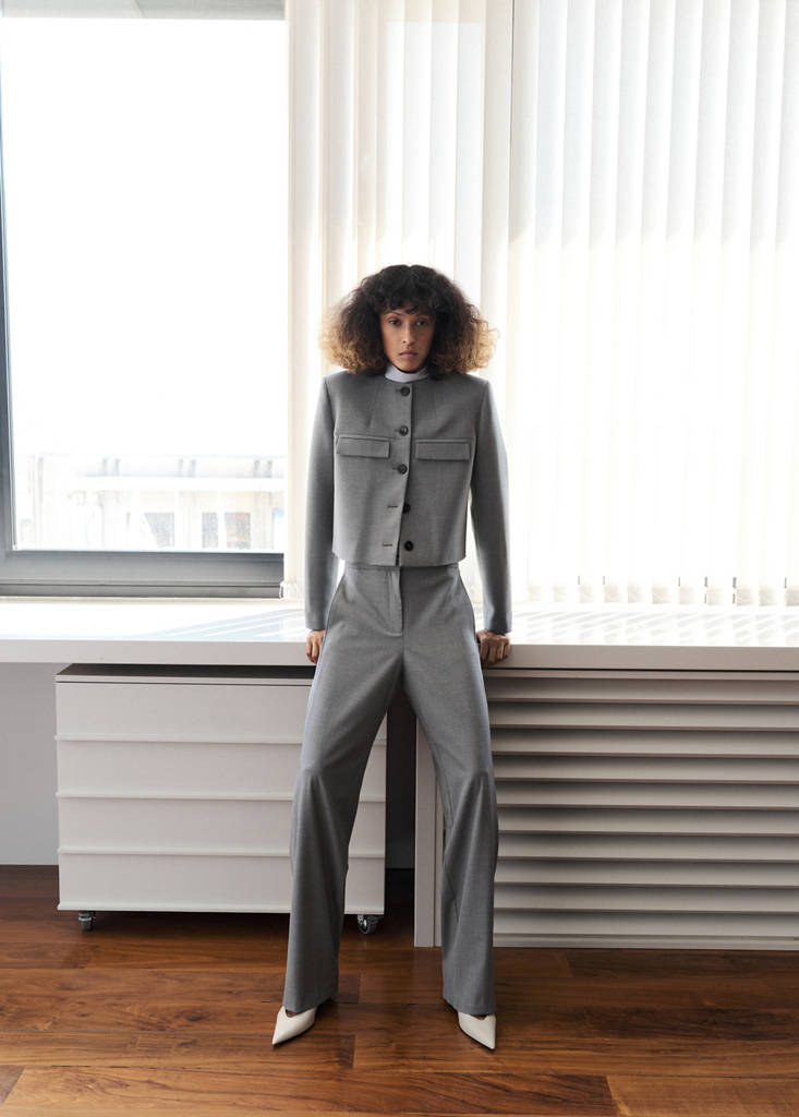 Straight-leg trousers with seam detail — Grey