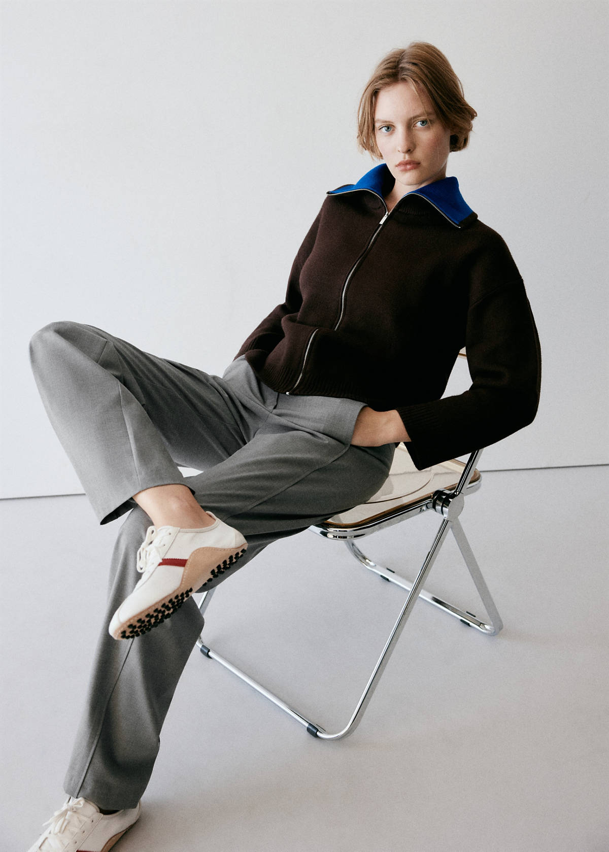 Straight-leg trousers with seam detail — Grey