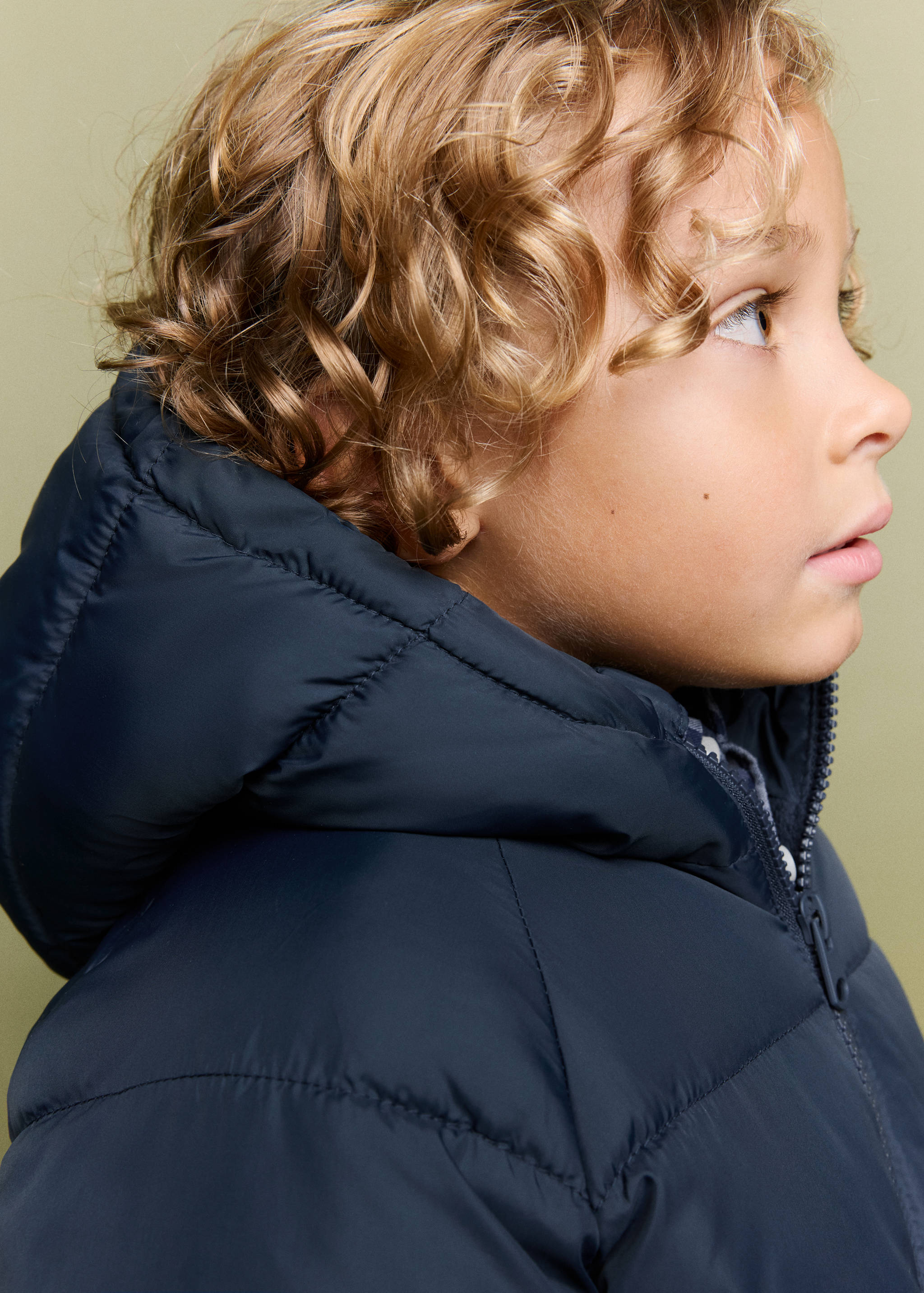 Navy blue hooded anorak detail
