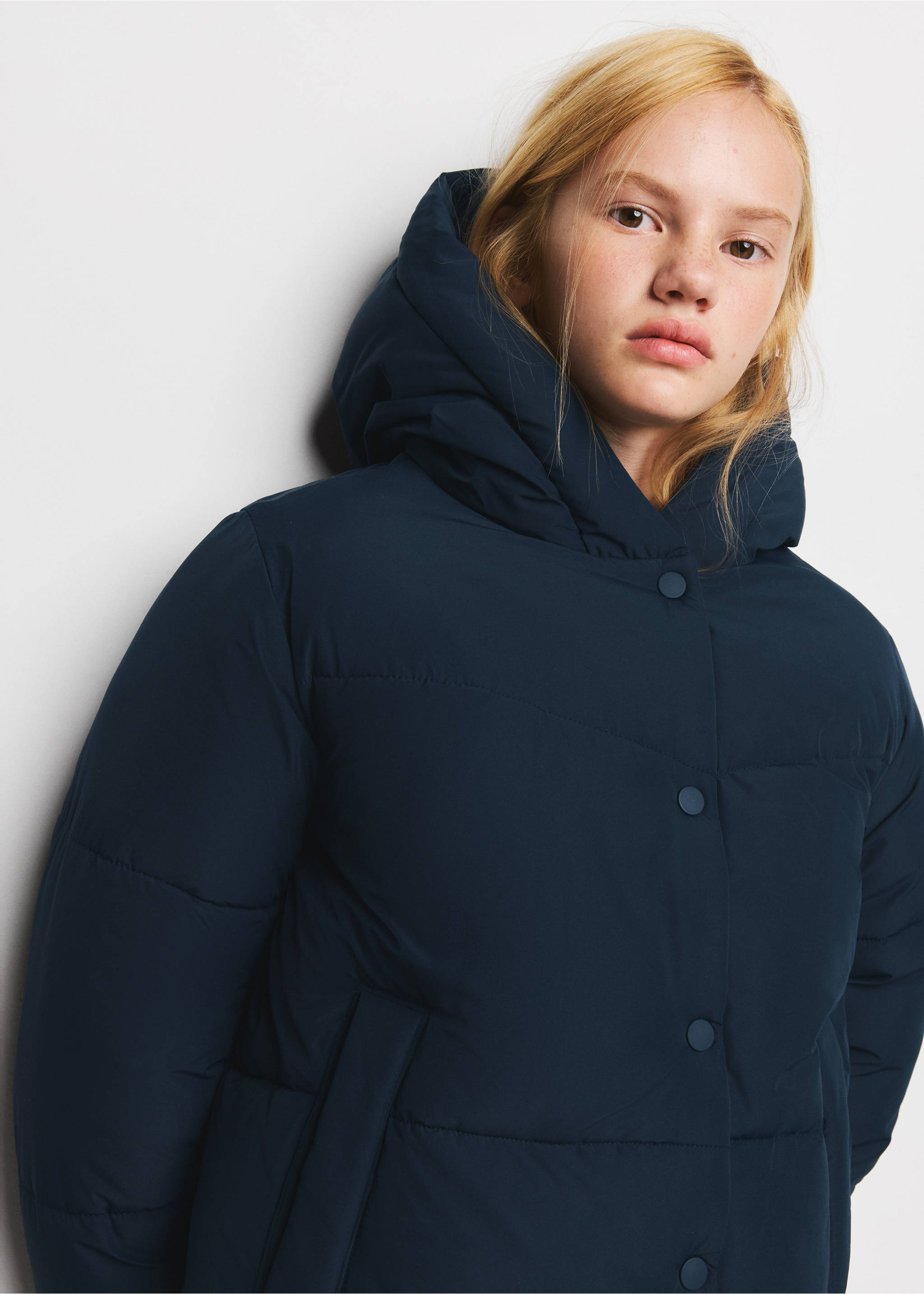 Hood puffer coat - Details of the article 1, Navy. Ref: 37035975-00.