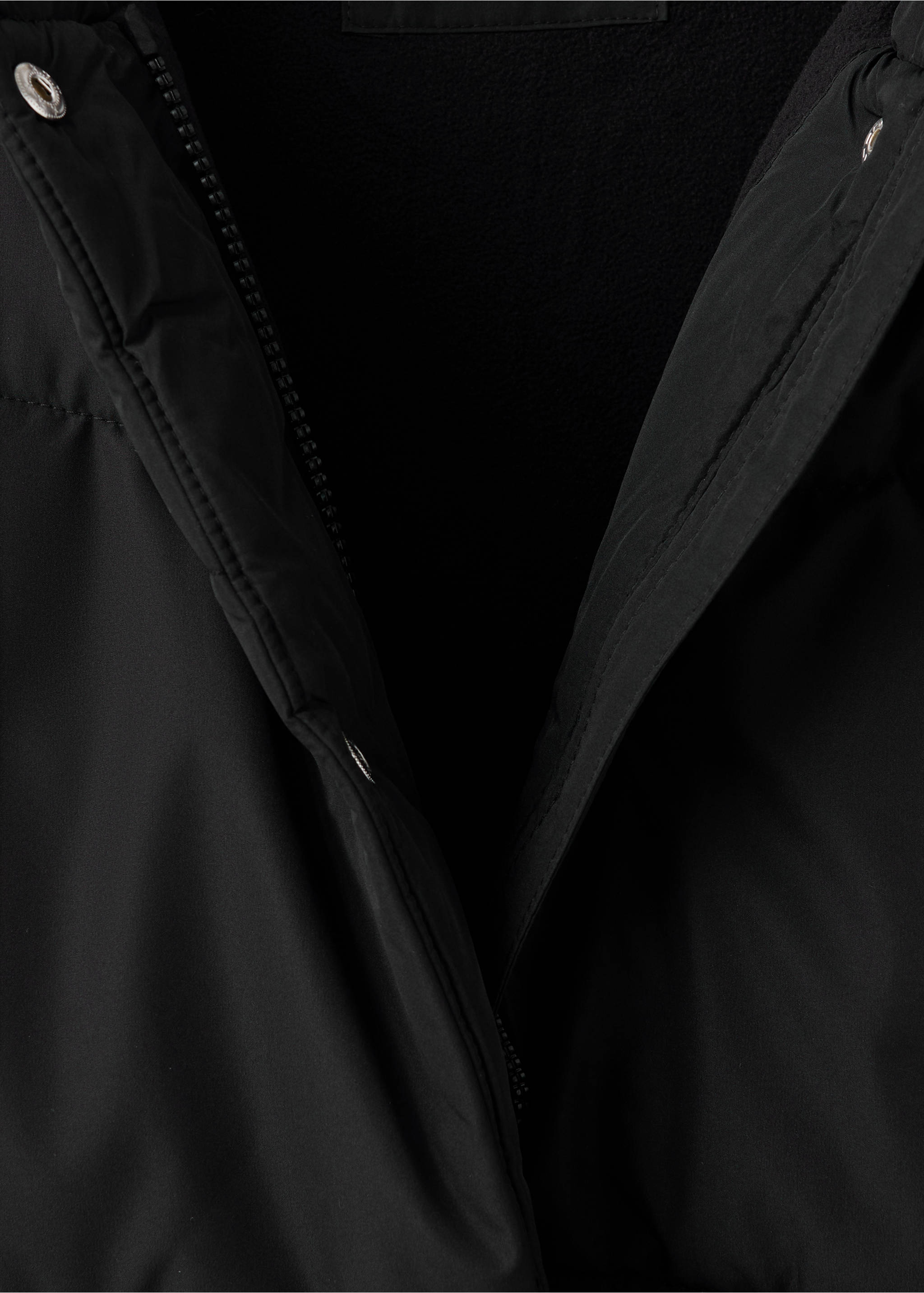 Anorak acolchado capucha - Detalle del artículo 8, Negro. Ref: 37035975-00.