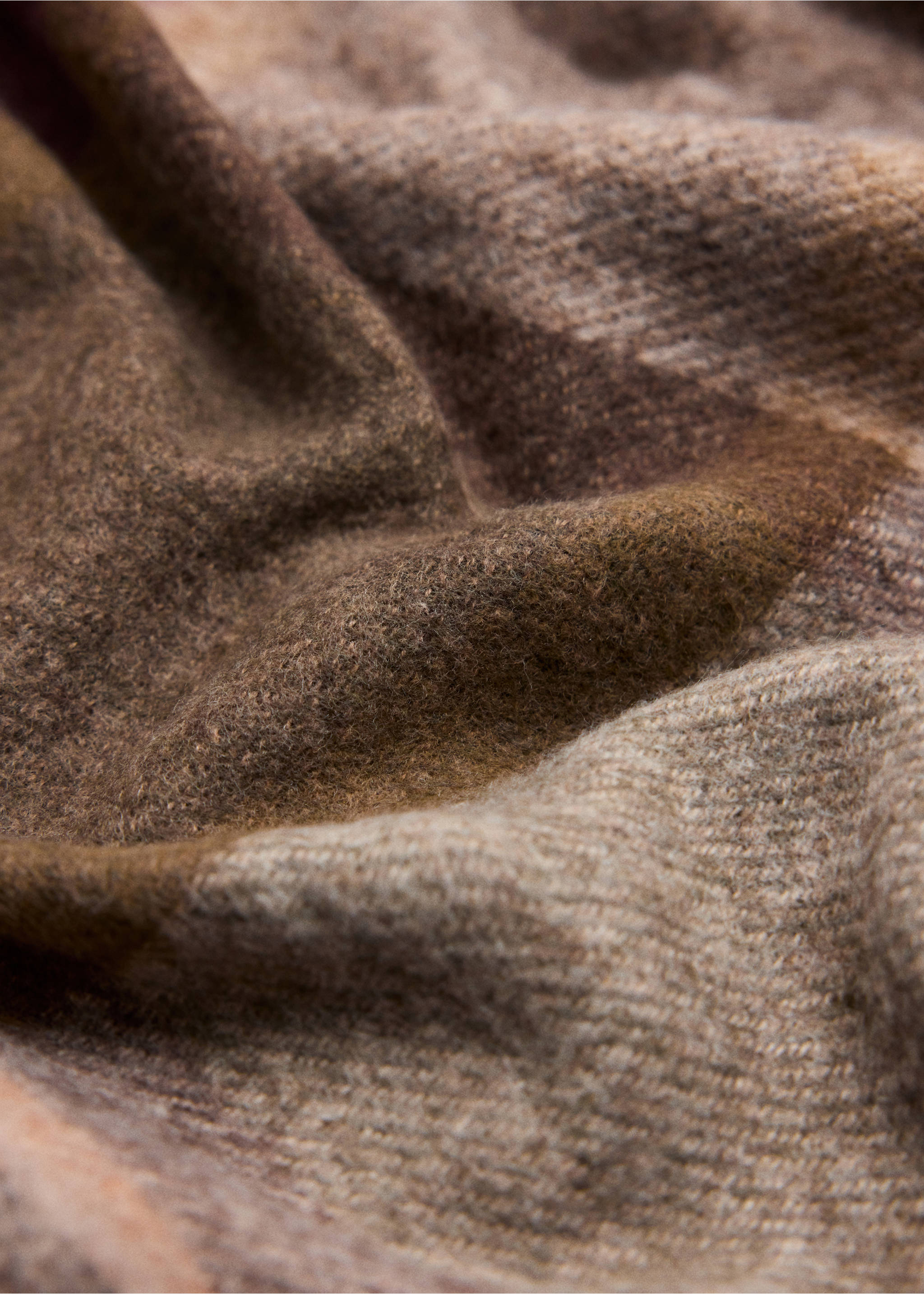 Fringed check scarf - Details of the article 1, Burgundy. Ref: 37035979-00.
