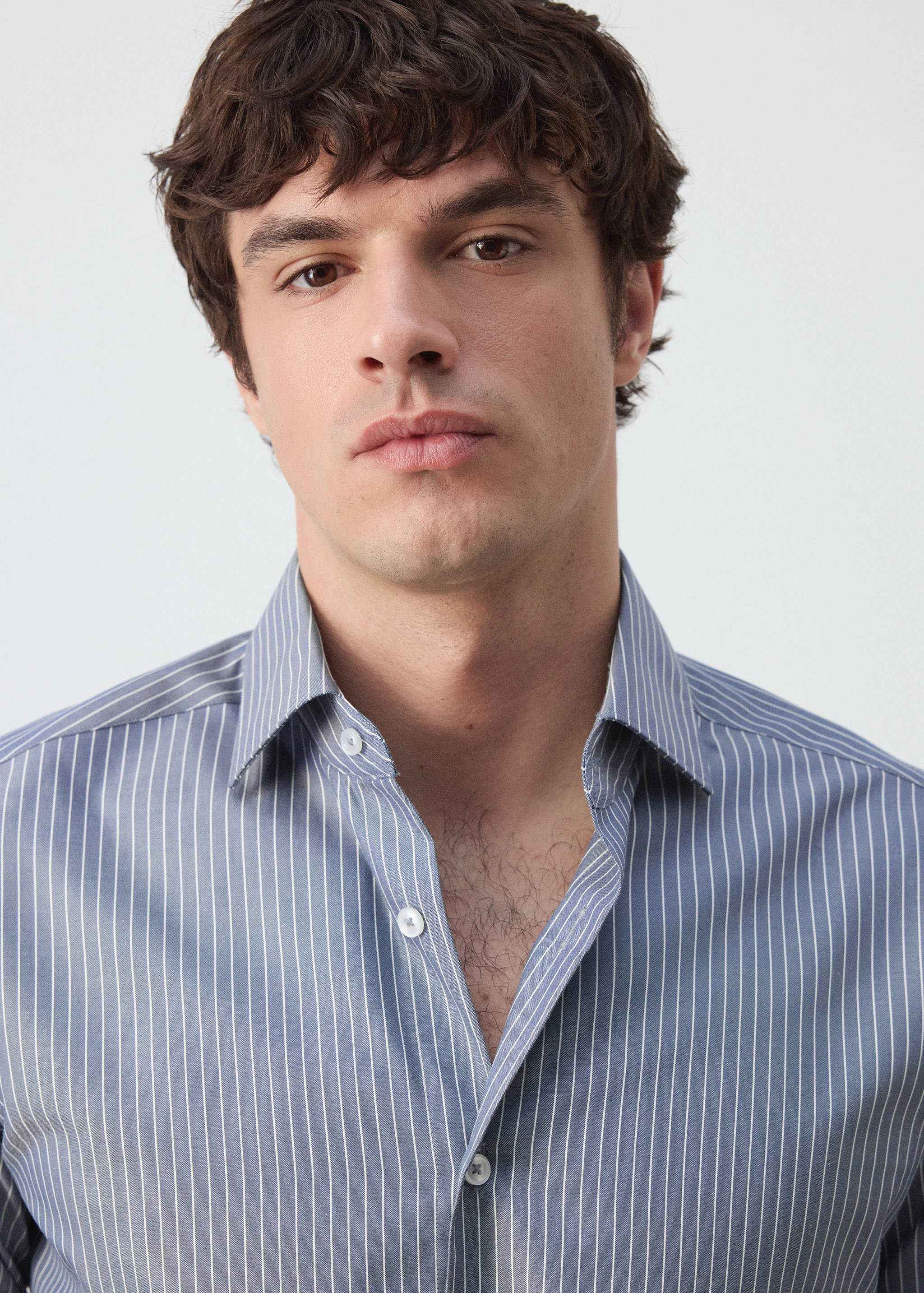 100% cotton slim-fit striped shirt - Details of the article 1