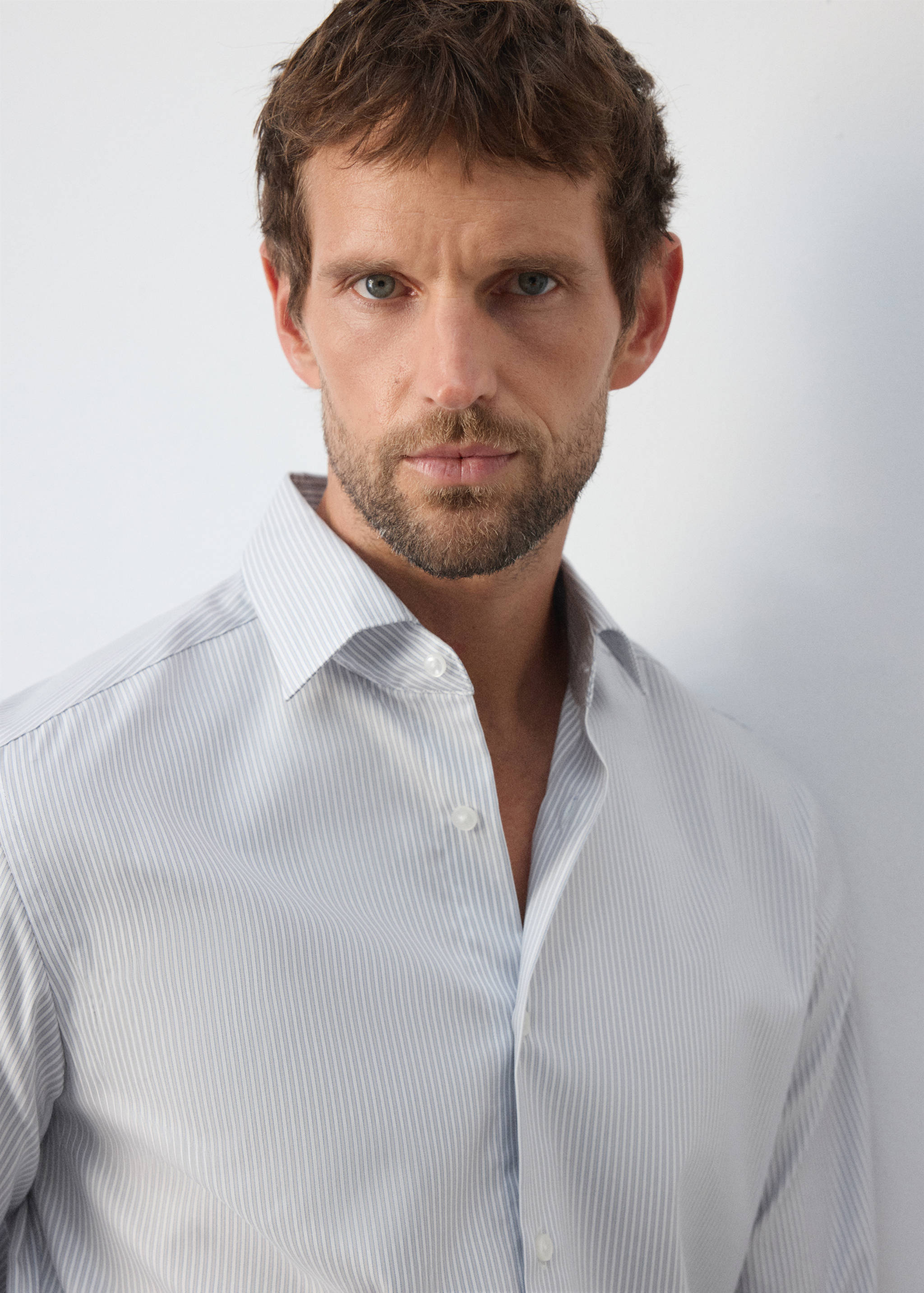 100% cotton slim-fit striped shirt - Details of the article 1