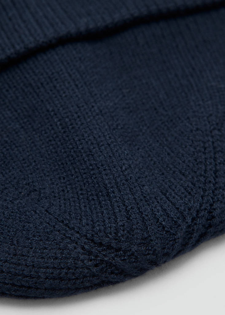 Ribbed hat with relief logo — Navy