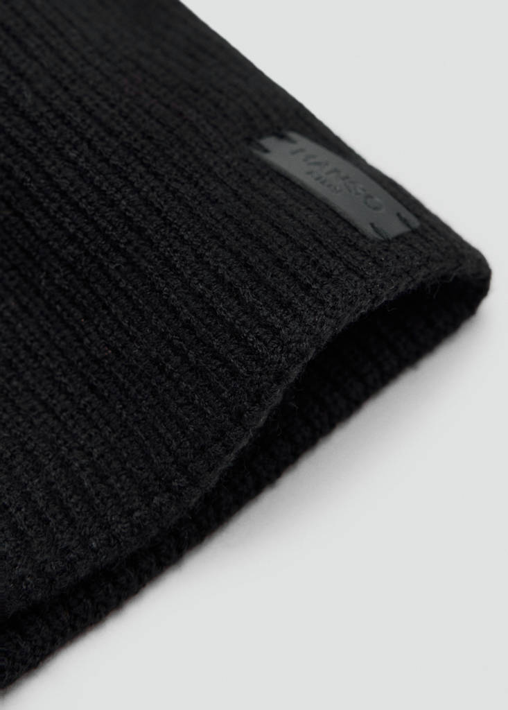 Ribbed scarf with relief logo — Black