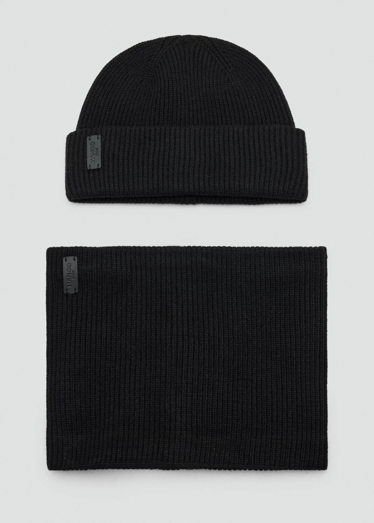 Ribbed scarf with relief logo — Black