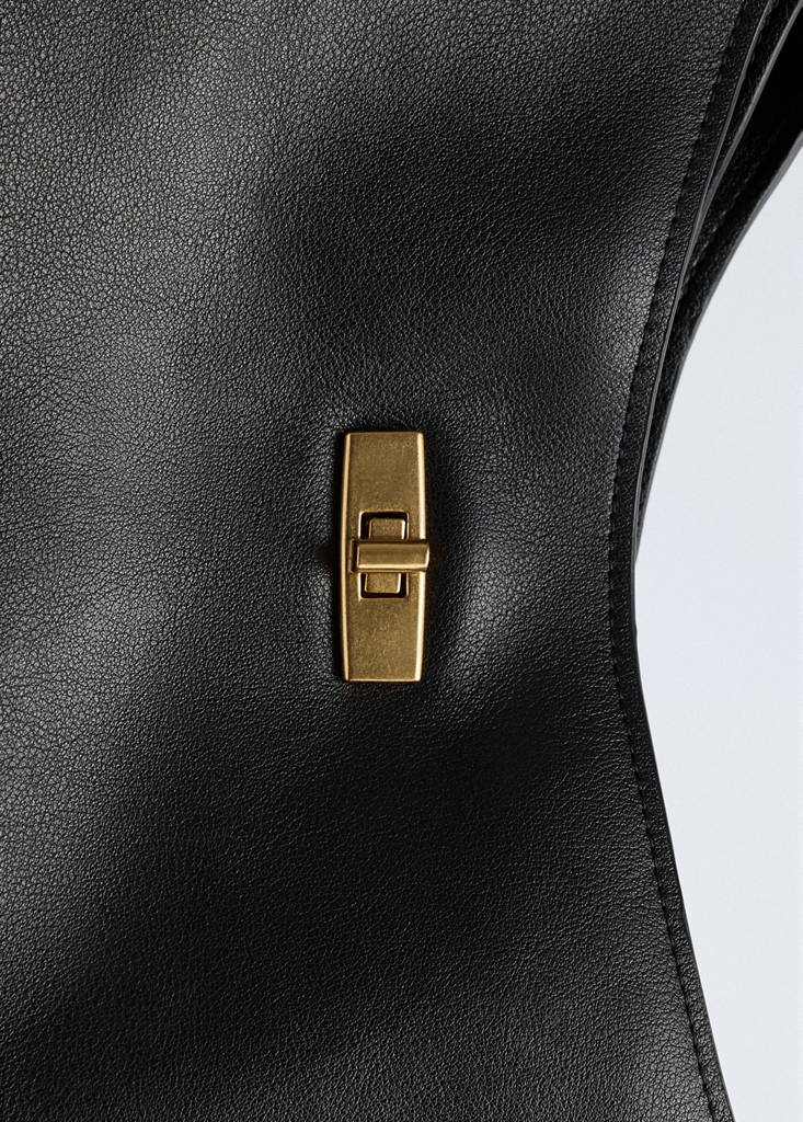 Leather shopper bag with charm and mirror — Black
