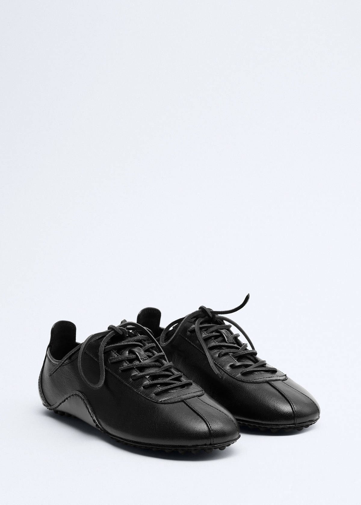 Leather trainer with stitched sole — Black