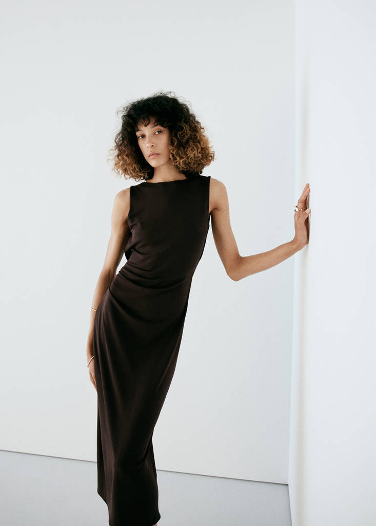 Ruched open-back dress — Brown